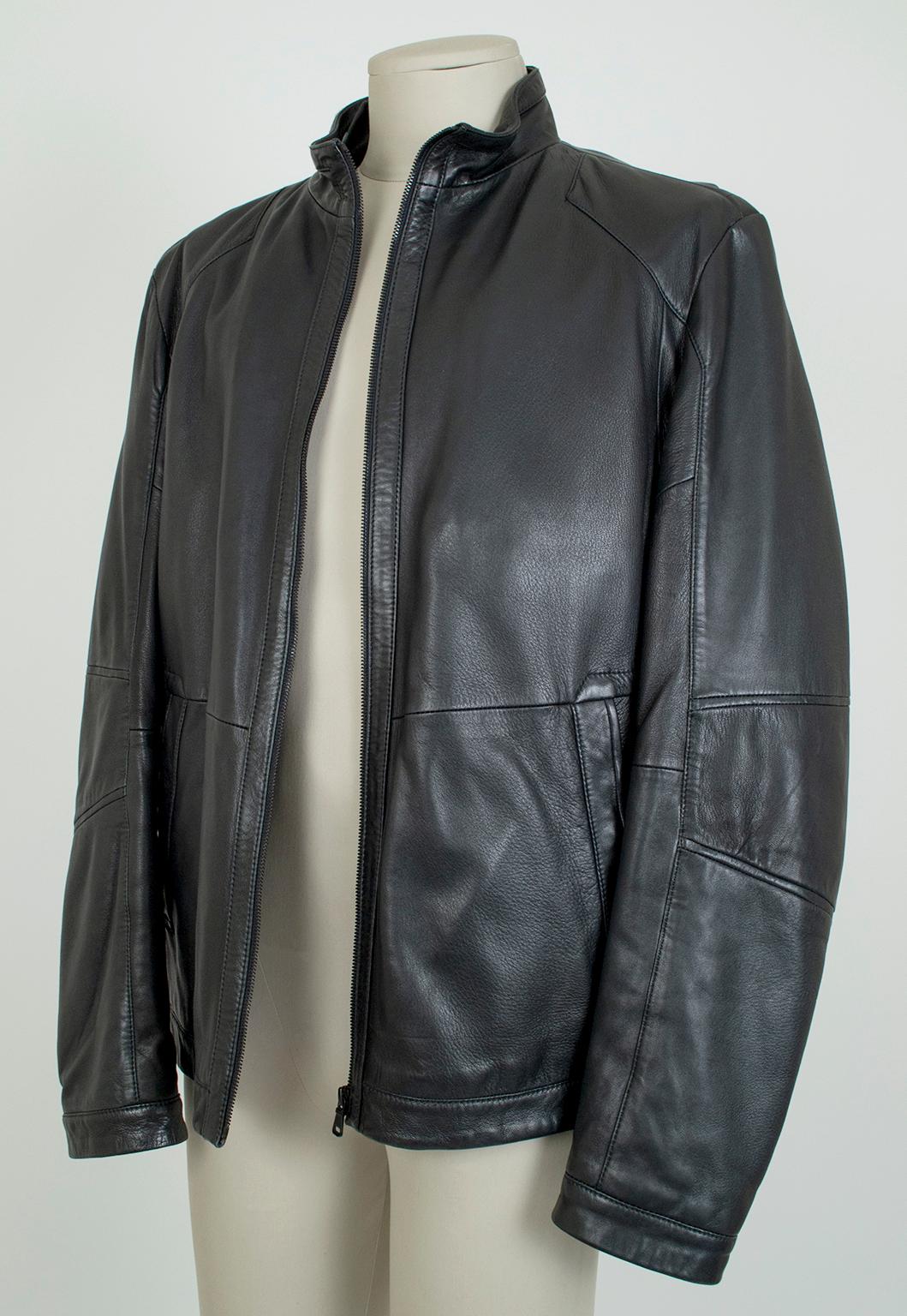 A jacket that can seamlessly transition from jeans and sneakers to vicuna trousers and Testoni shoes, the leather moto is a timeless wardrobe workhorse. With its horizontal elbow seams, stand collar and reinforced shoulders and gussets, this one