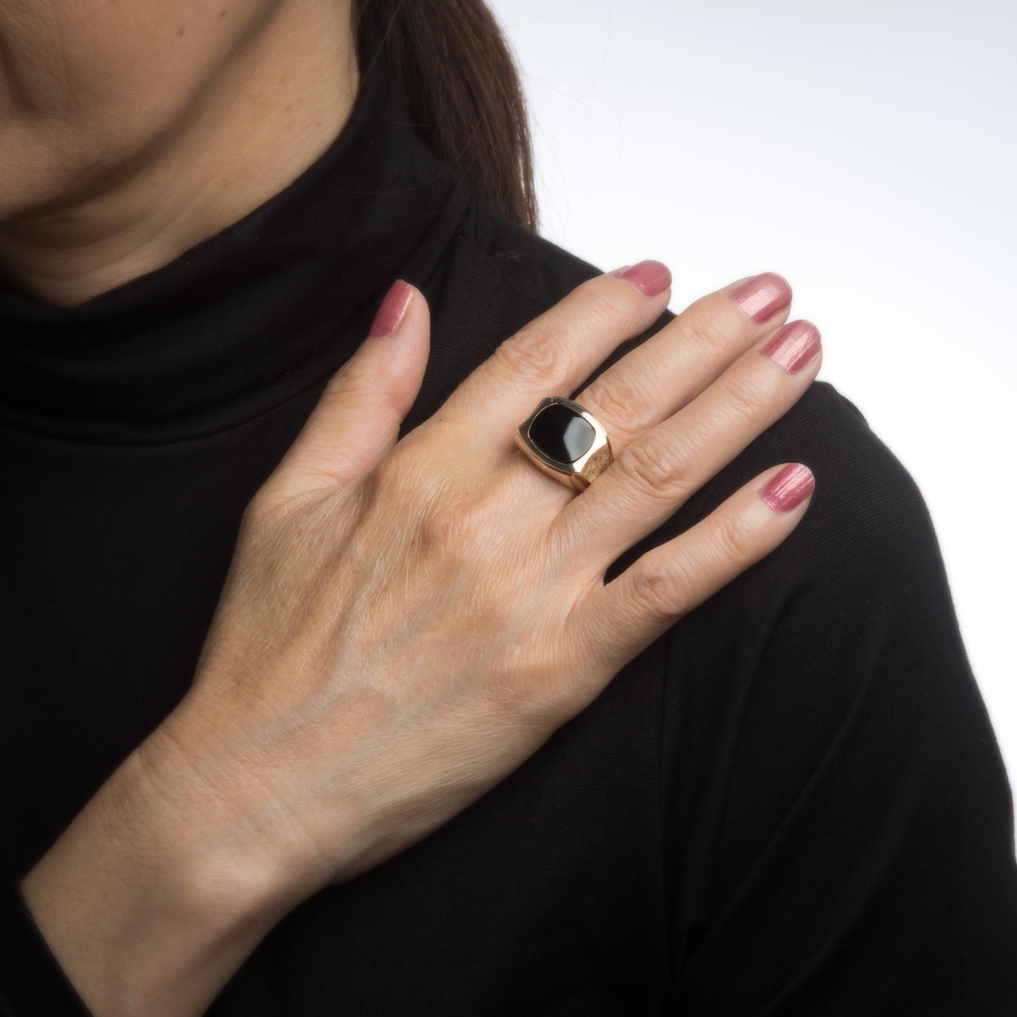 Modern Men's Inlaid Onyx Ring Vintage 10 Karat Yellow Gold Estate Fine Jewelry