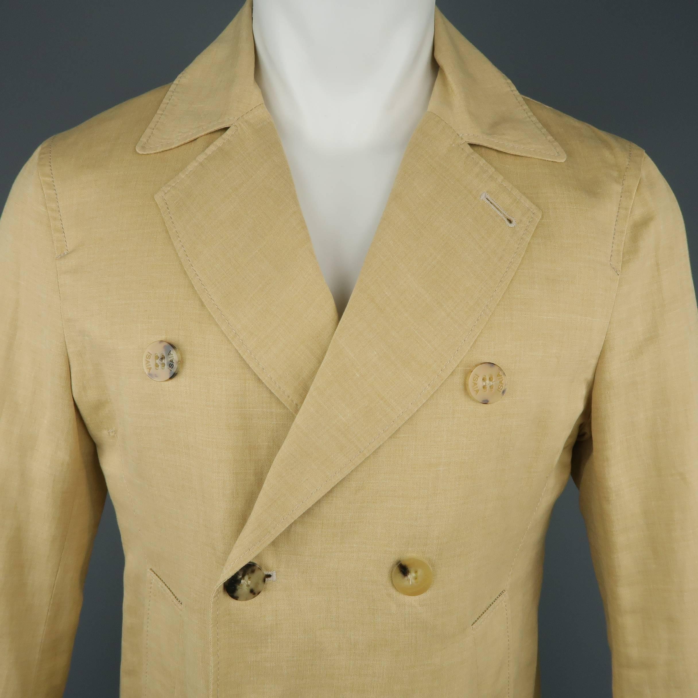 ISAIA spring weight double breasted peacoat comes in a tan khaki cotton linen blend chambray with a pointed collar lapel, and slanted pockets. Made in Italy.
 
Good Pre-Owned Condition.
Marked: IT 50
 
Measurements:
 
Shoulder: 18 in.
Chest: 42