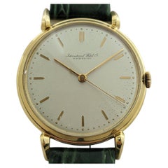IWC Schaffhausen or massif 18 carats Jumbo 37 mm à remontage manuel vintage RA440 pour hommes, années 1960