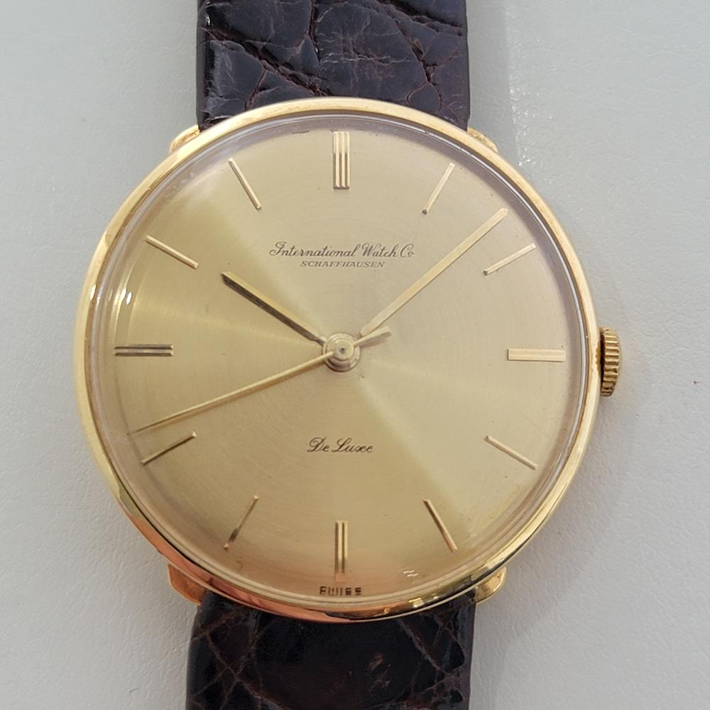  Lujo atemporal, reloj de vestir de cuerda manual IWC Schaffhausen De Luxe de oro macizo de 18 quilates para caballero, c.1960, en excelente estado de funcionamiento. Verificado auténtico por un maestro relojero. Preciosa esfera dorada firmada por