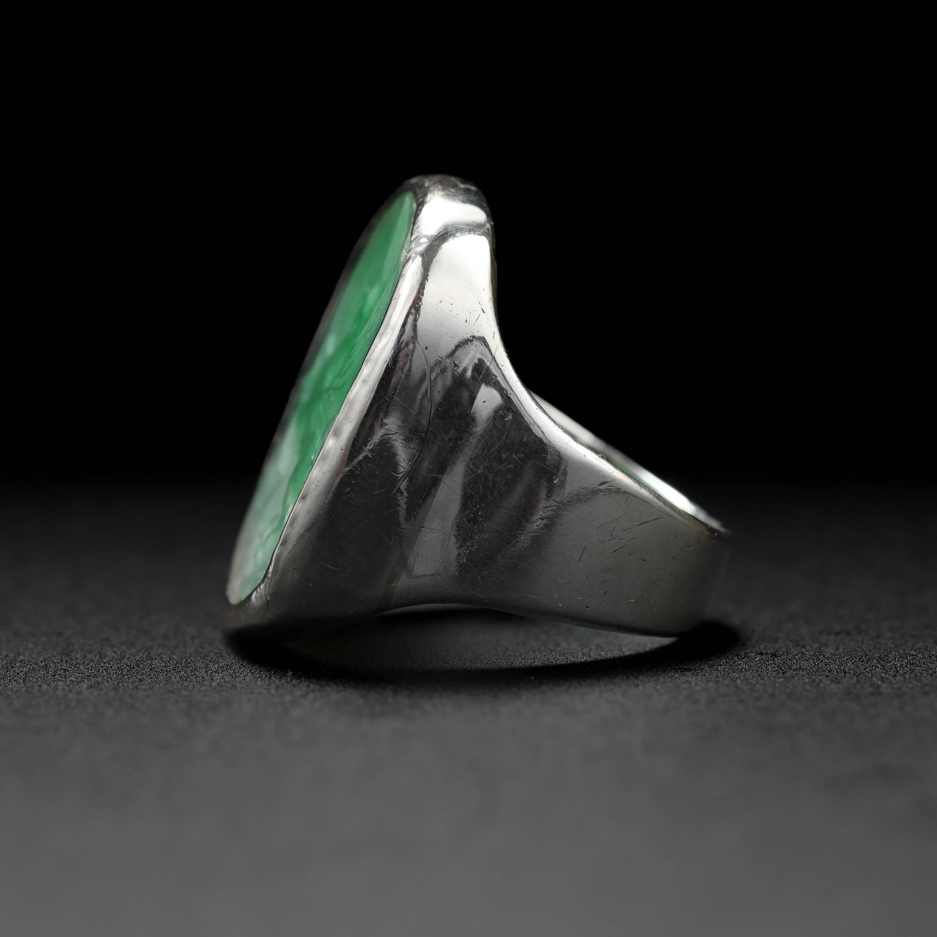 Men's Jade Ring Carved Pegasus Midcentury Certified Untreated Size 10 In Excellent Condition For Sale In Southbury, CT
