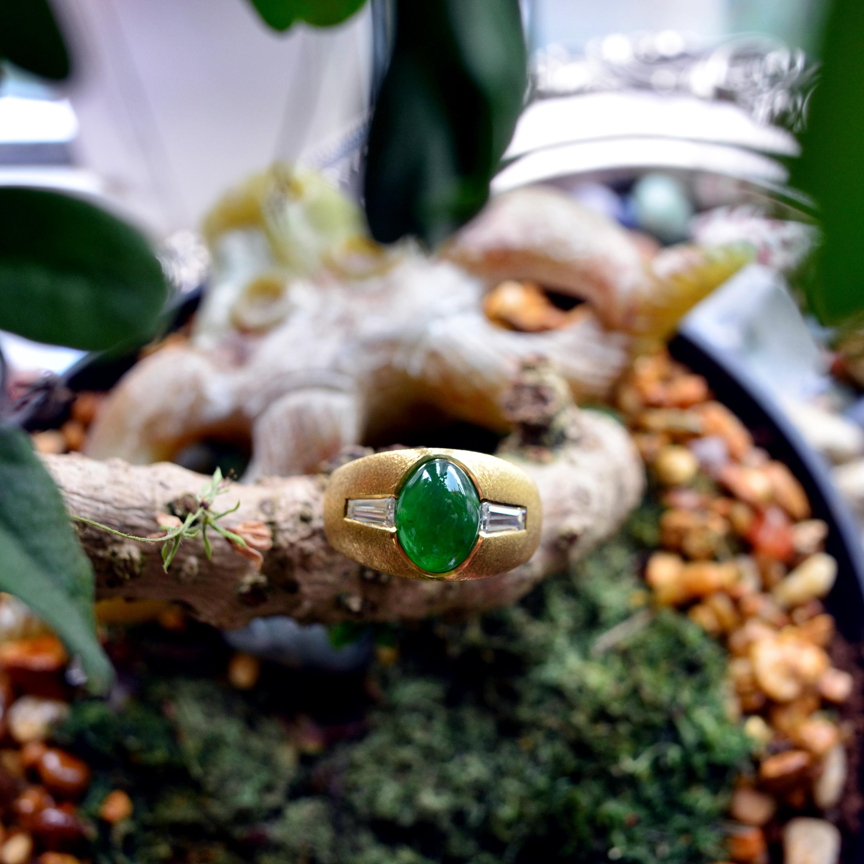 Certified Omphacite Jade Ring of 