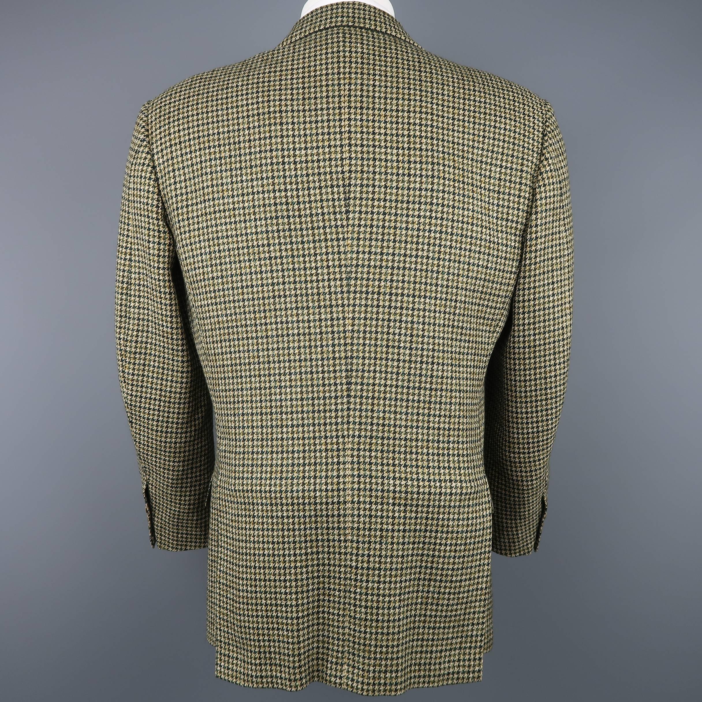 KITON 40 Green & Tan Gold Houndstooth Wool / Cashmere Notch Lapel Sport Coat In Excellent Condition In San Francisco, CA