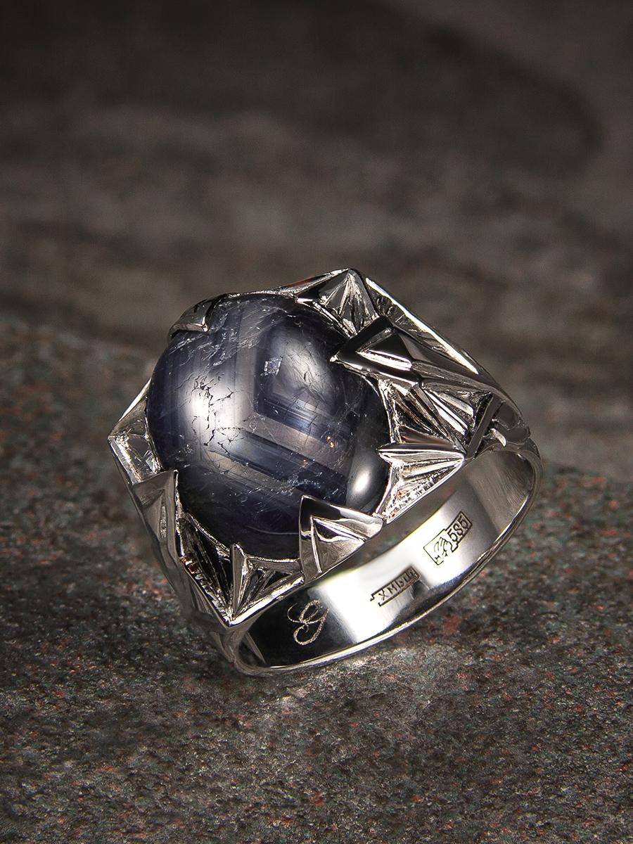 Women's or Men's Large Blue Sapphire White Gold Ring Cabochon Gem For Sale