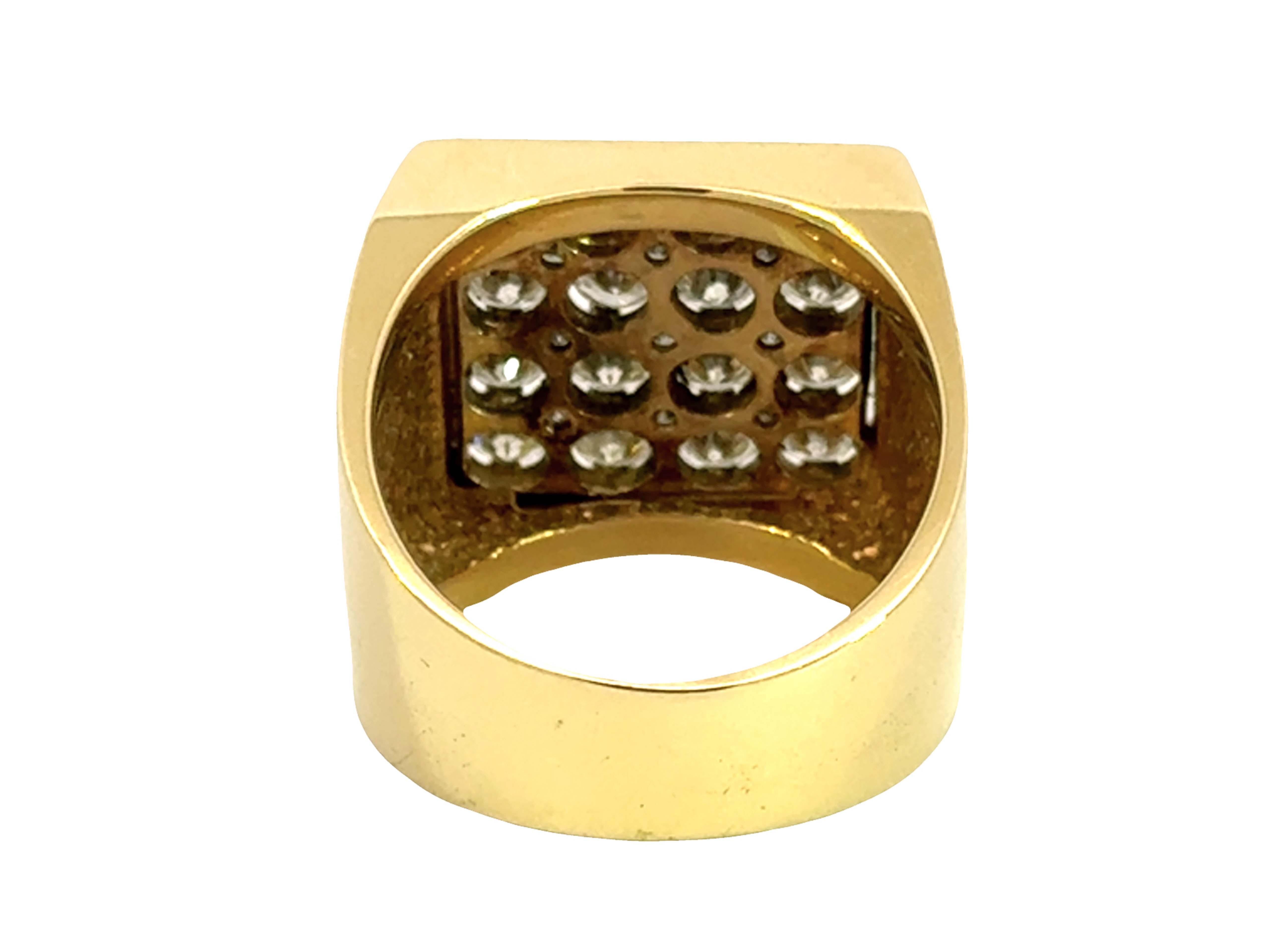 Bague pour homme en or jaune 14K à plusieurs diamants et rangées de diamants en vente 2
