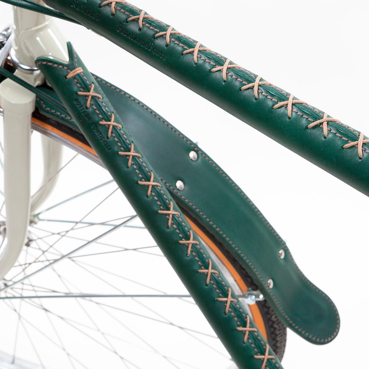 Herrenleder - Bedecktes Fahrrad-Tabak und Grün (Italienisch) im Angebot