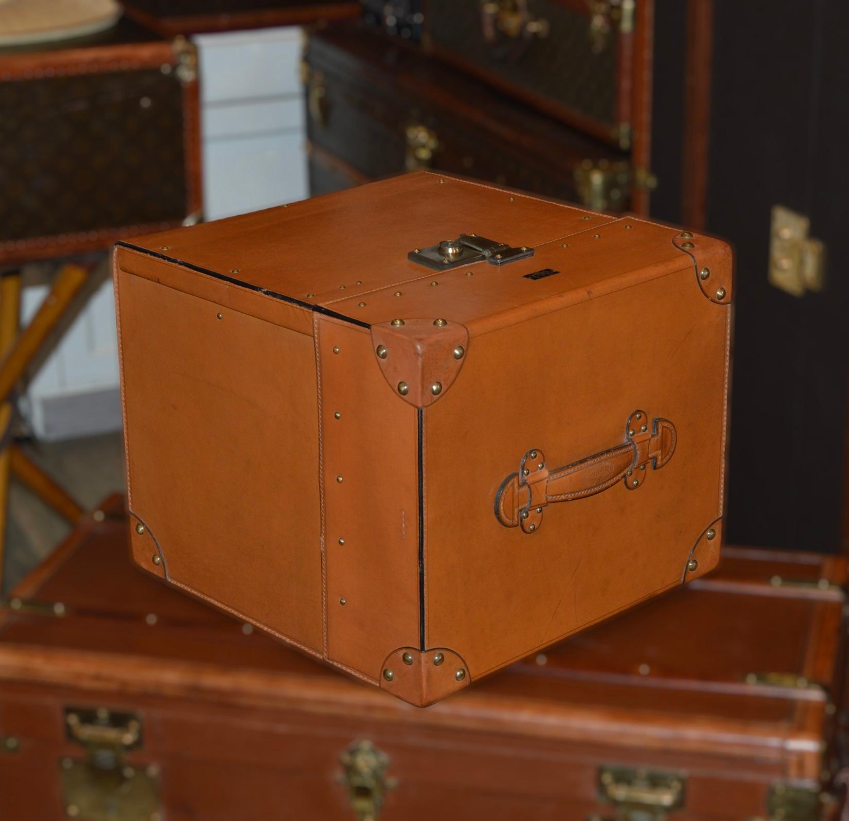 Men's leather hat trunk c.1920 For Sale 7