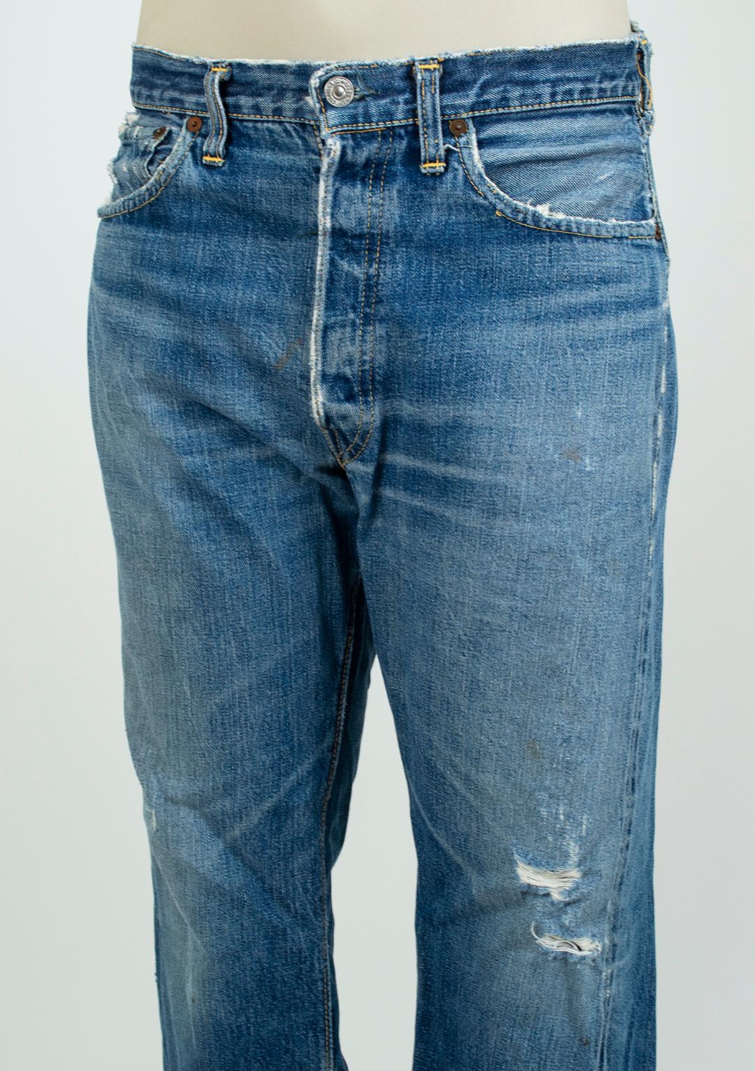 Men's Levi Strauss 501XX Denim Jeans with Hidden Rivets – size 32 x 38, 1962-64 In Fair Condition In Tucson, AZ