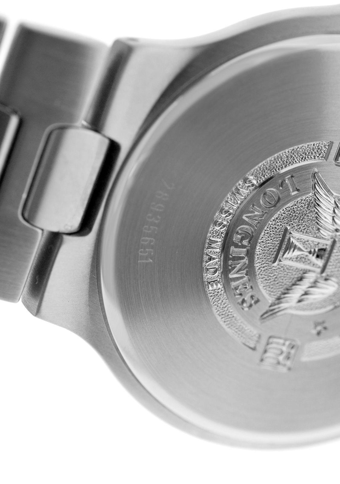 Modern Men's Longines Conquest Steel Date Quartz Watch For Sale