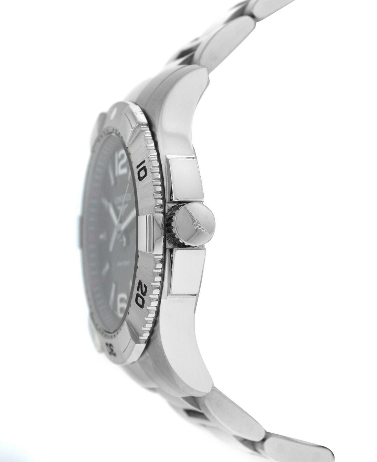 Brand	Longines
Model	Hydro Conquest L3.647.4 
Gender	Men's
Condition	Pre-owned
Movement	Swiss Quartz
Case Material	Stainless Steel
Bracelet / Strap Material	
Stainless Steel

Clasp / Buckle Material	
Stainless Steel	
Clasp Type	Deployment
Bracelet /