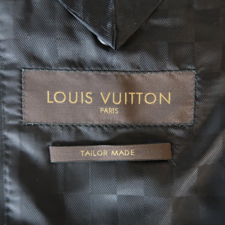 Men's LOUIS VUITTON 44 Black Wool Shawl Collar Cropped Jacket at 1stDibs