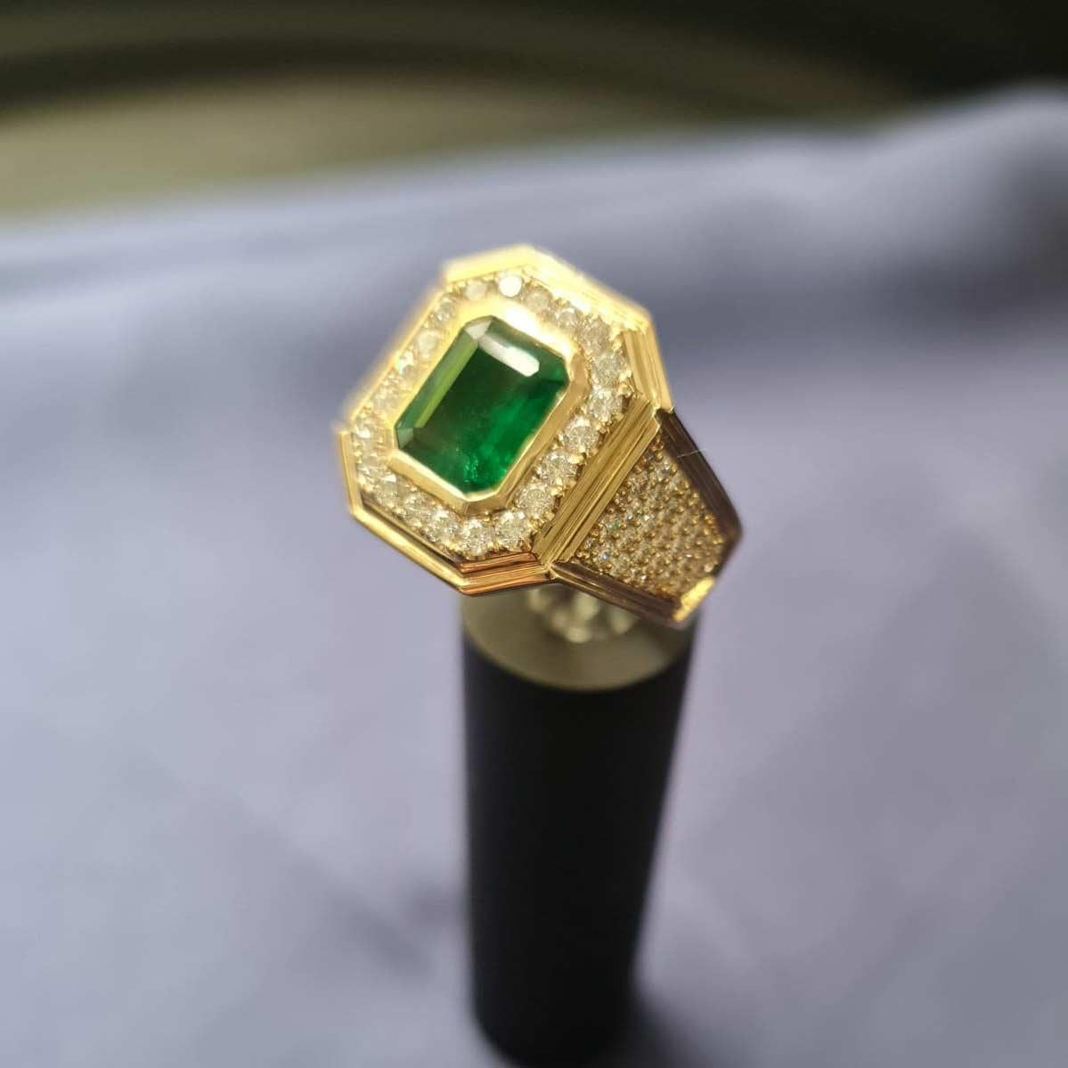 For Sale:  Men's luxury green emerald ring , 3.25ct natural emerald, 1.85ct natural diamond 2