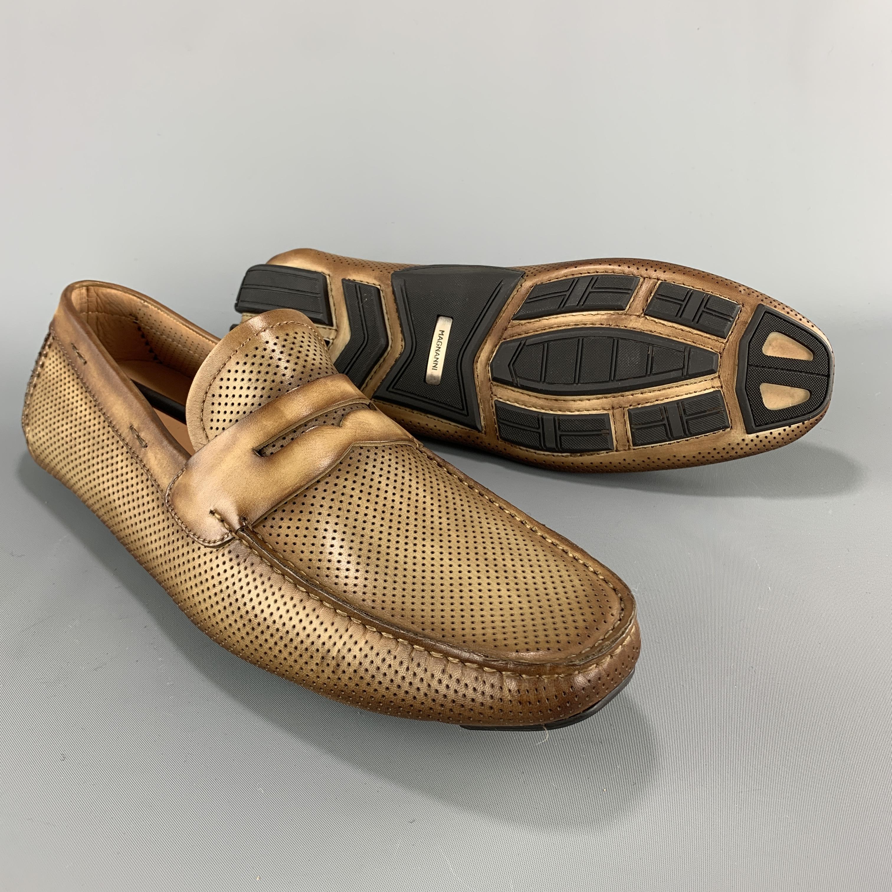 Men's MAGNANNI Size 10.5 Tan Antique Perforated Leather Driver Sole Penny Loafer In New Condition In San Francisco, CA
