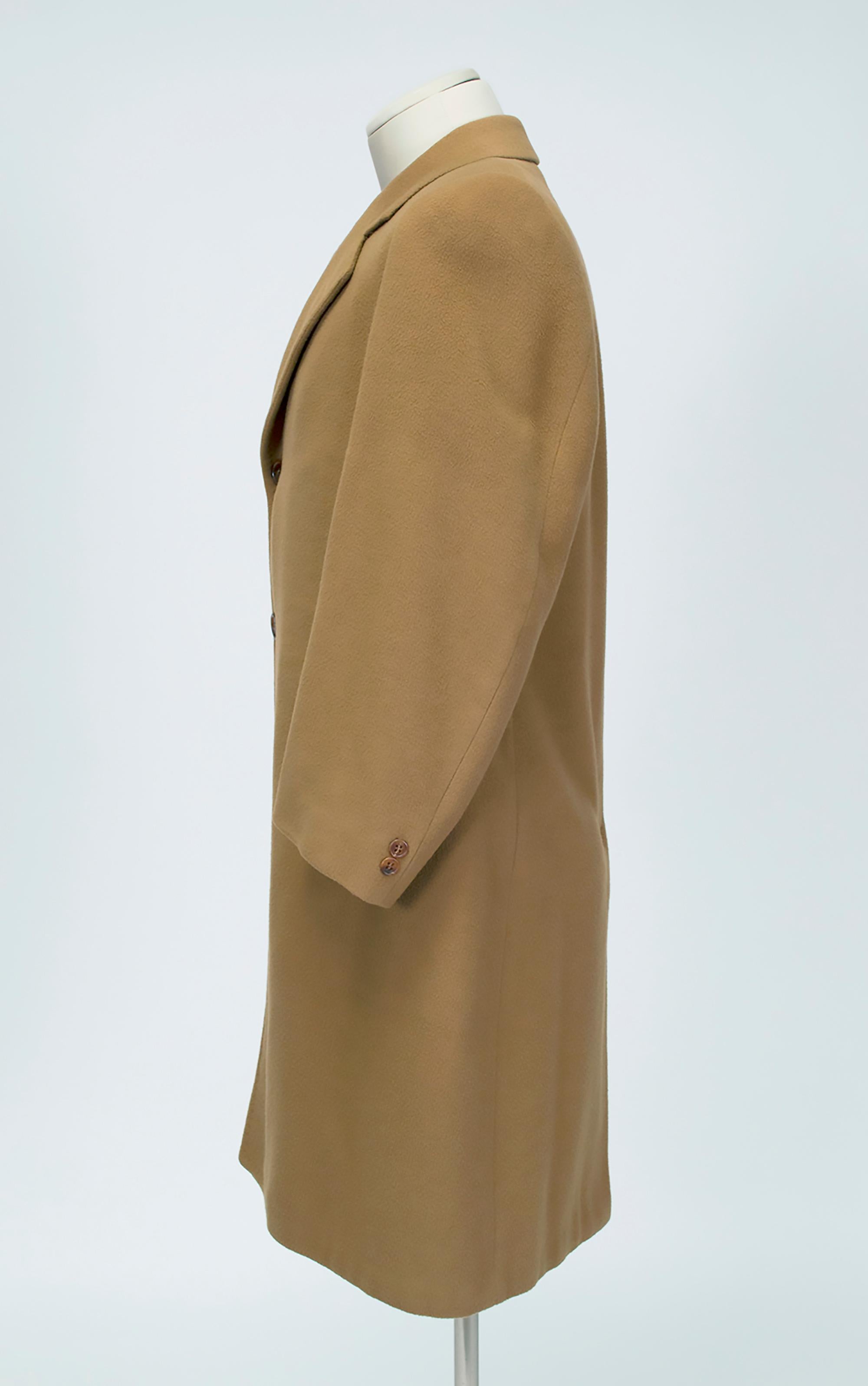 Marrone Topcoat minimalista da uomo a 3 bottoni in cammello, visone e cashmere della Mongolia - 40R, 1969 in vendita