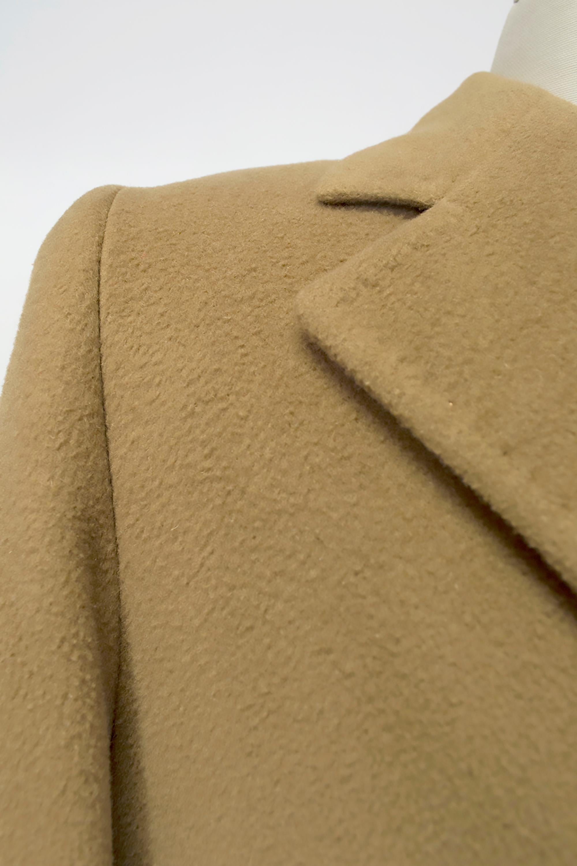 Uomo Topcoat minimalista da uomo a 3 bottoni in cammello, visone e cashmere della Mongolia - 40R, 1969 in vendita