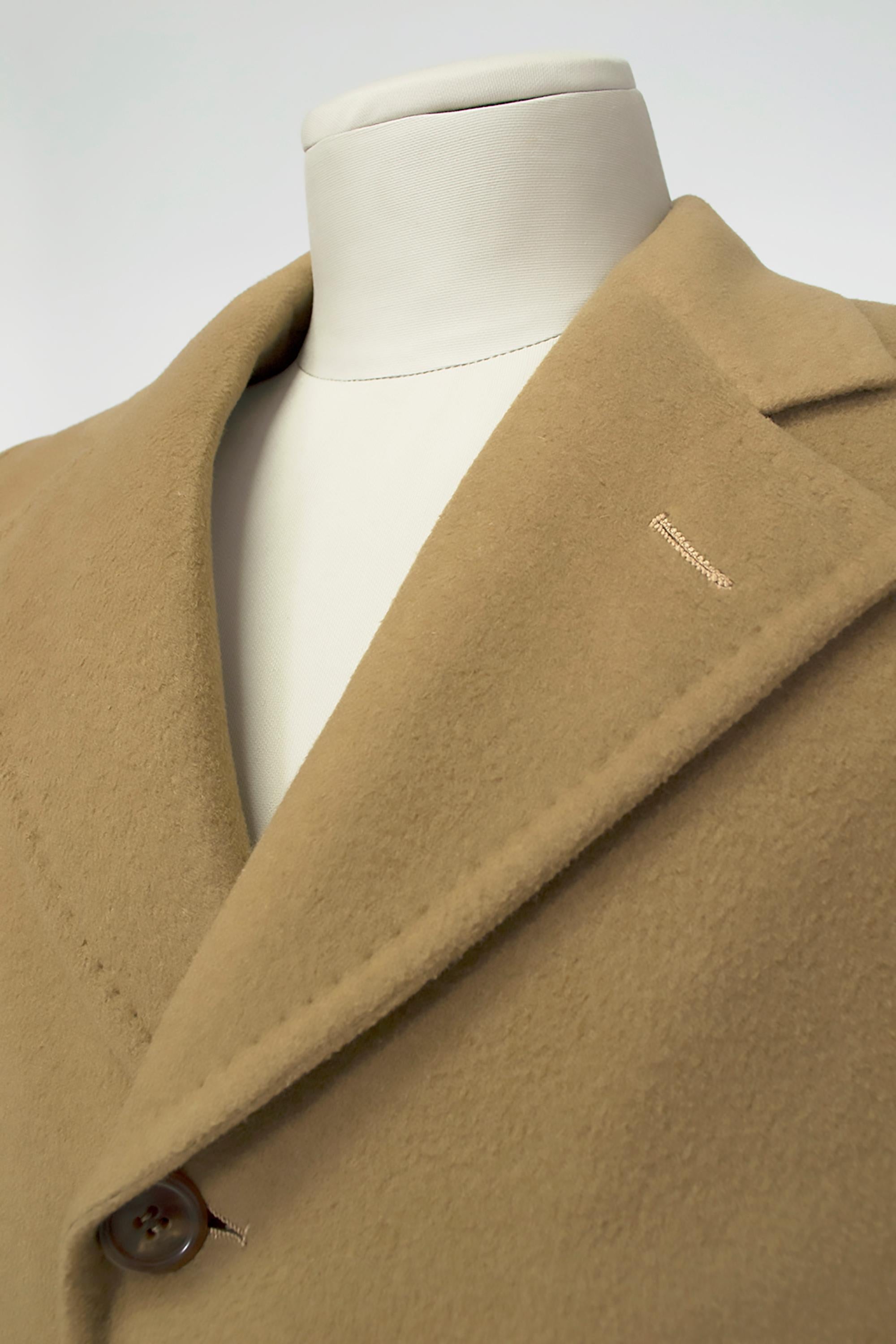 Topcoat minimalista da uomo a 3 bottoni in cammello, visone e cashmere della Mongolia - 40R, 1969 in vendita 1
