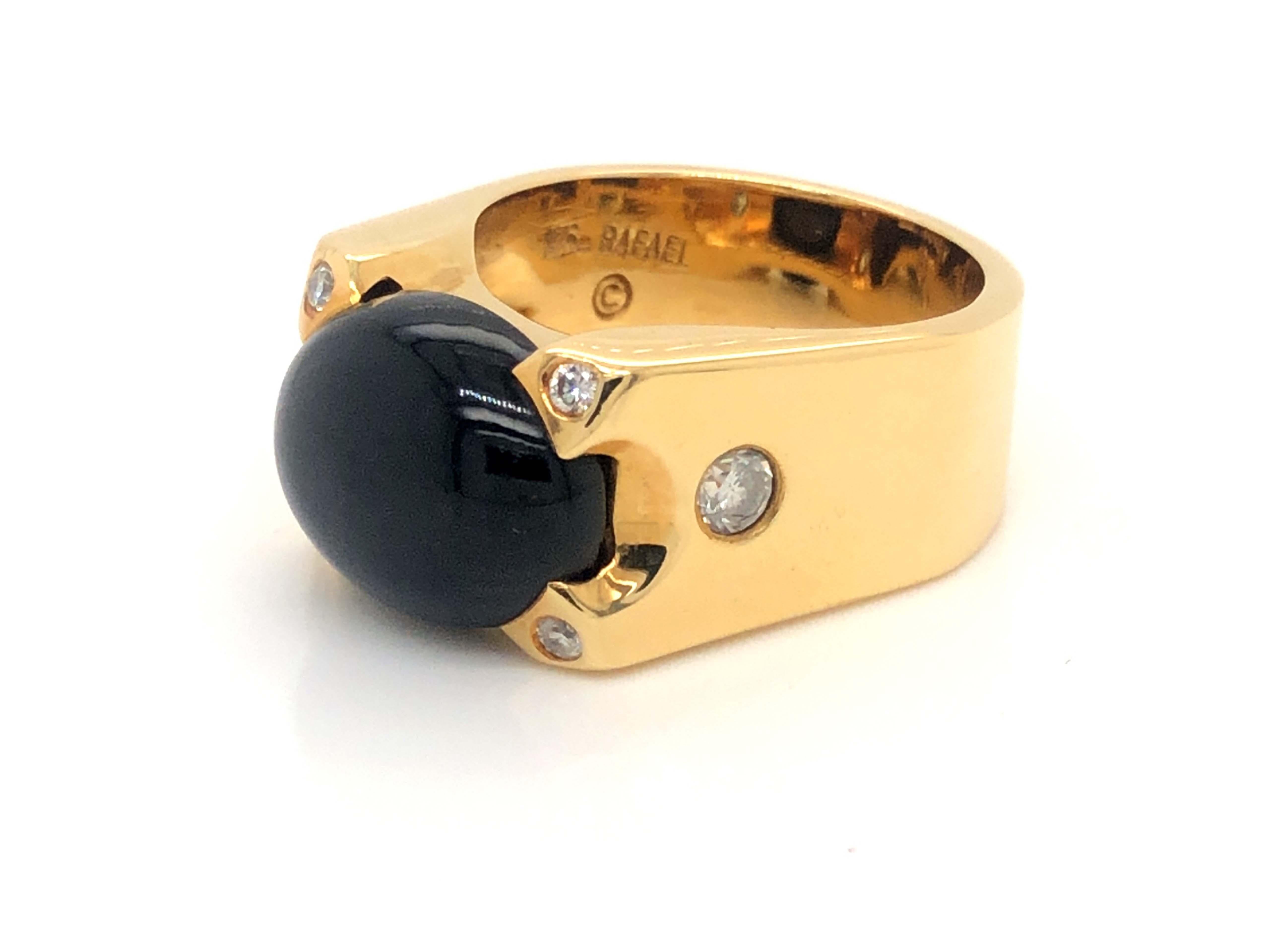 Men's Modern Black Jade and Diamond Ring - 18k Yellow Gold In Excellent Condition For Sale In Honolulu, HI