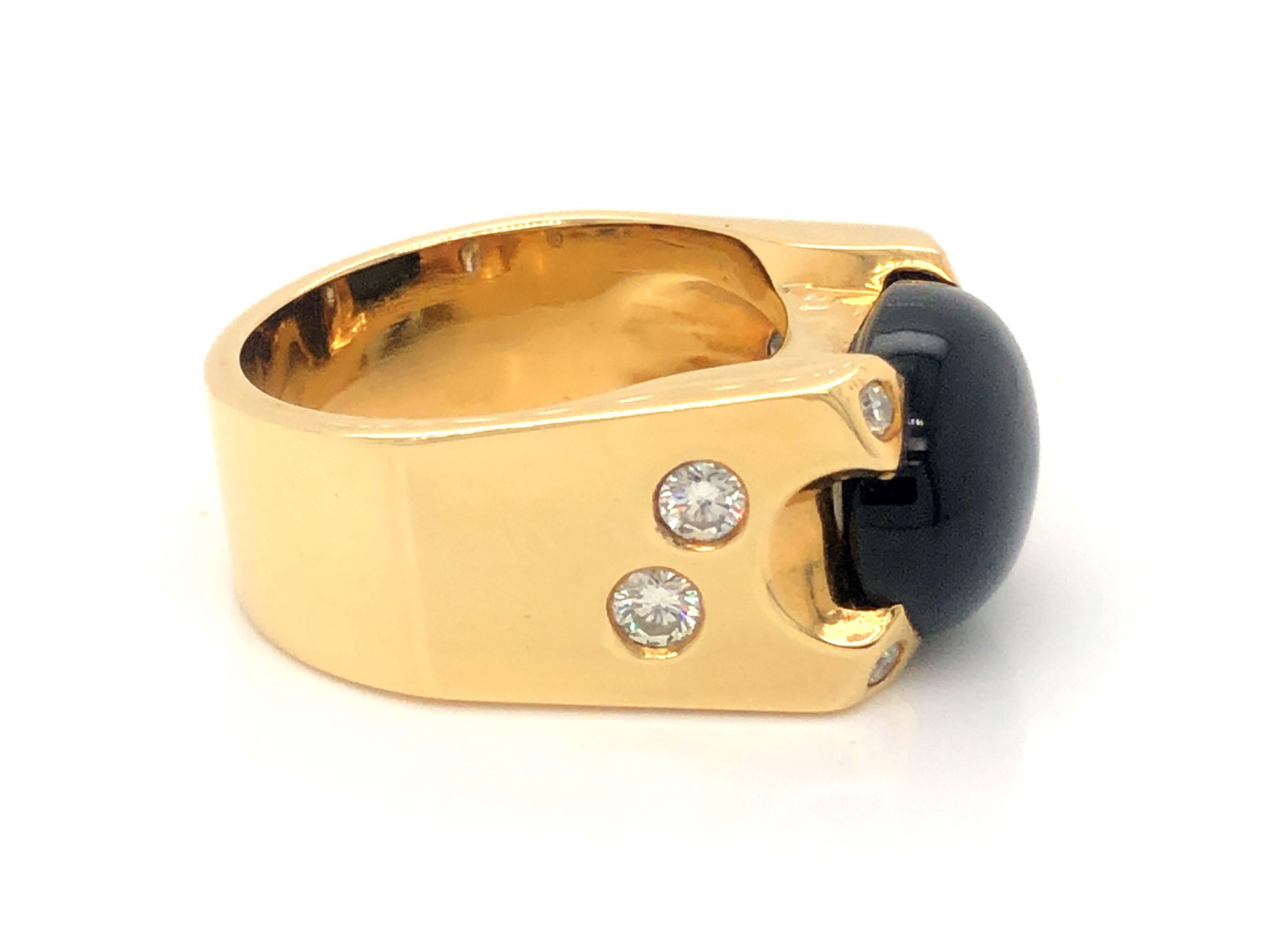 Women's Men's Modern Black Jade and Diamond Ring - 18k Yellow Gold For Sale