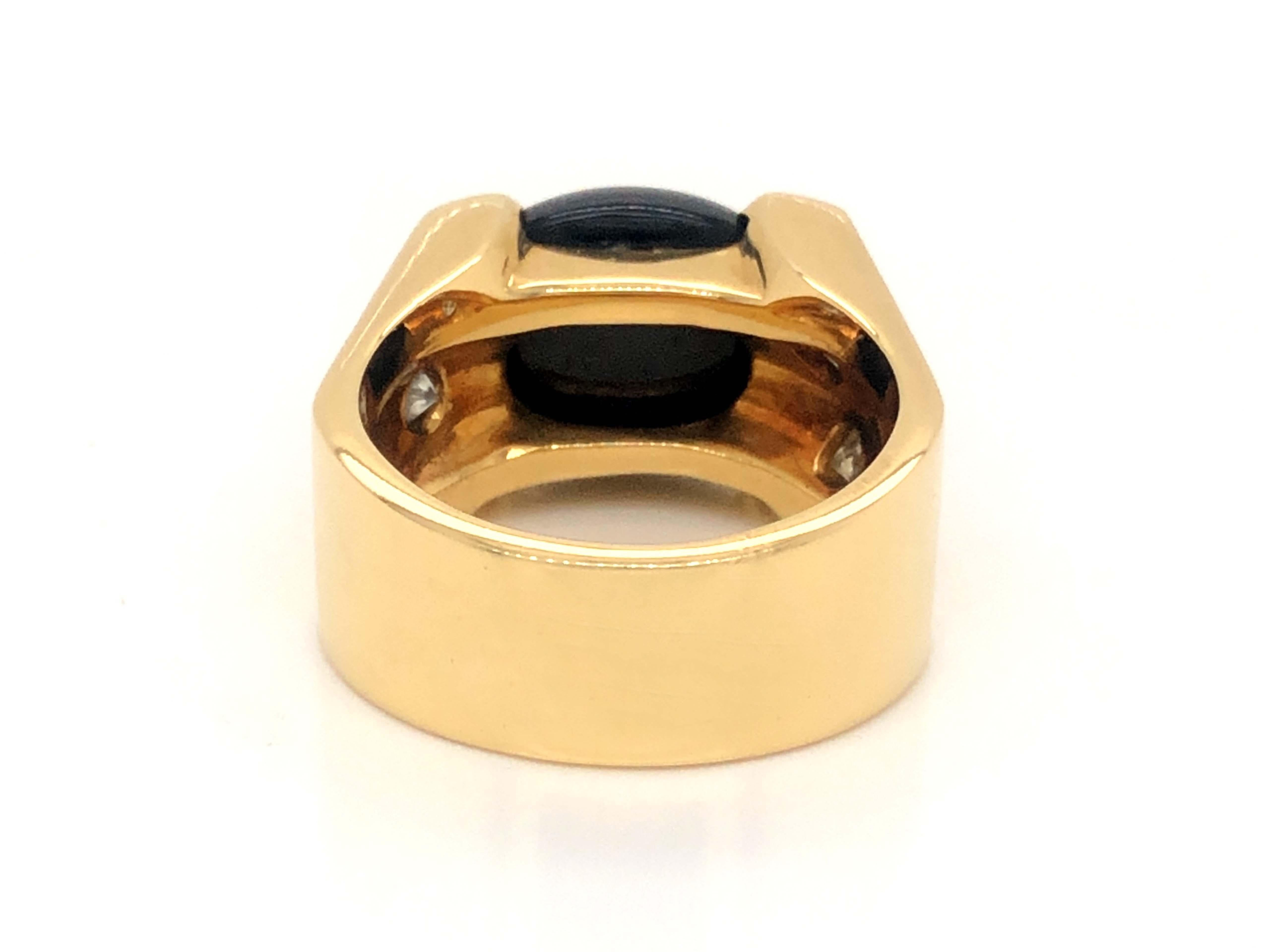 Men's Modern Black Jade and Diamond Ring - 18k Yellow Gold For Sale 2