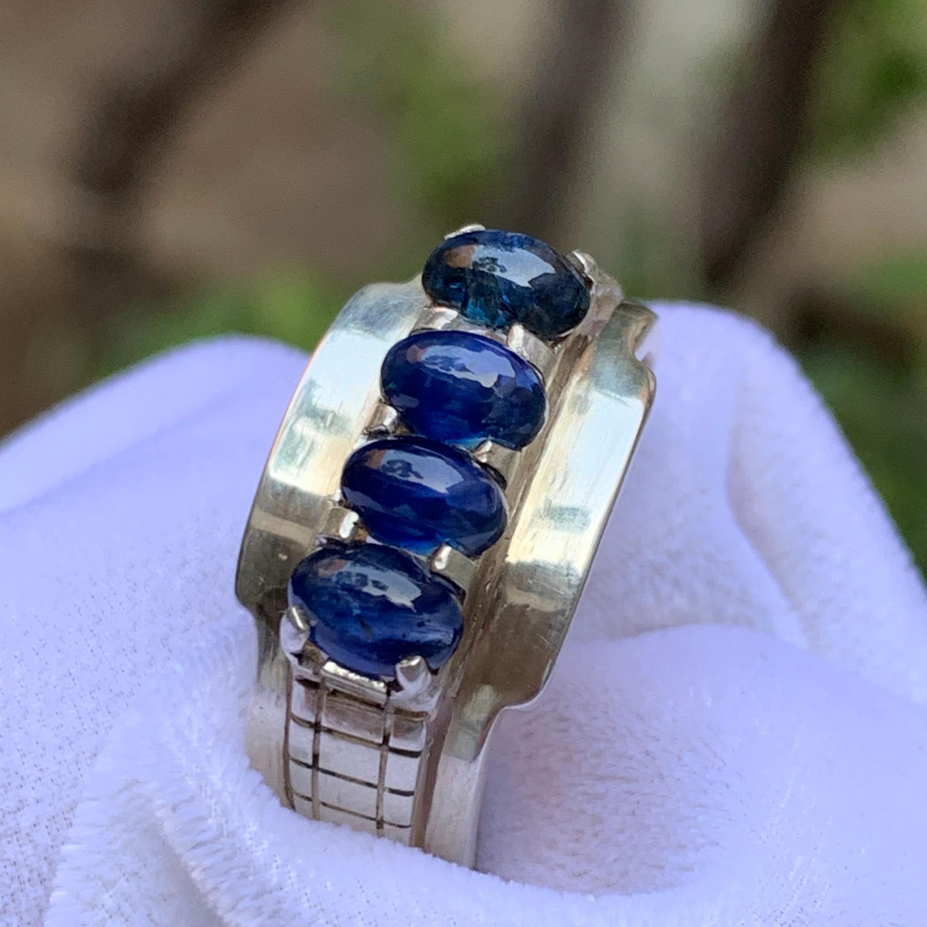 Anello a fascia da uomo con zaffiro multiplo in argento 925 (incastonatura a canale) 10,5 in vendita 4