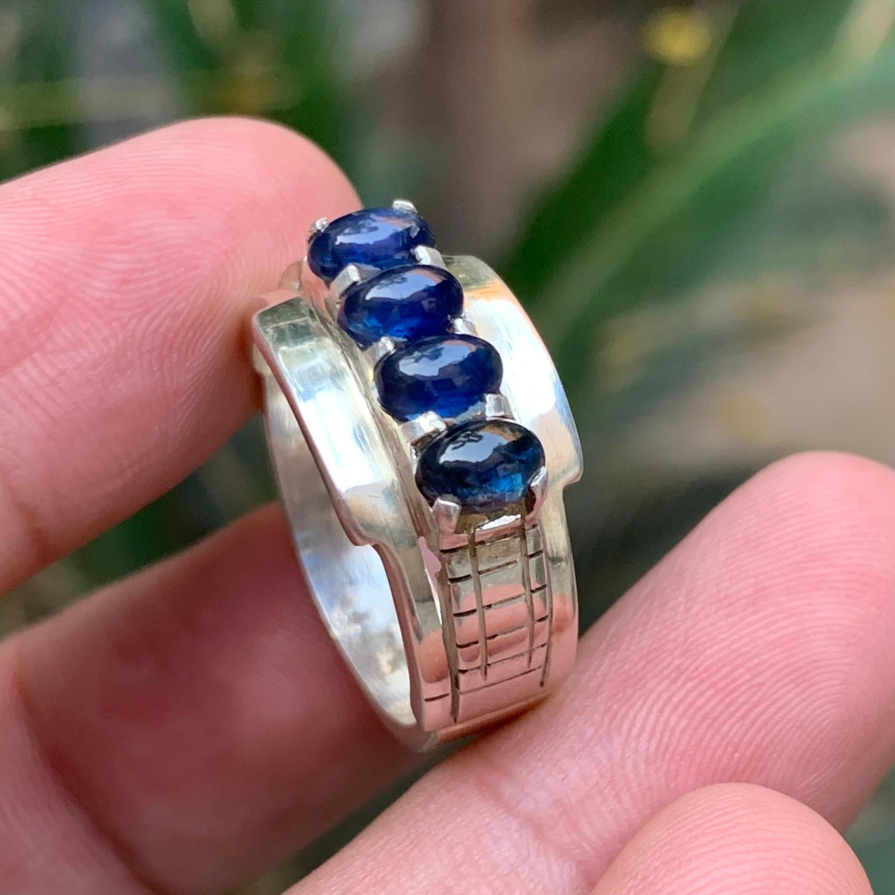 Anello a fascia da uomo con zaffiro multiplo in argento 925 (incastonatura a canale) 10,5 in vendita 7