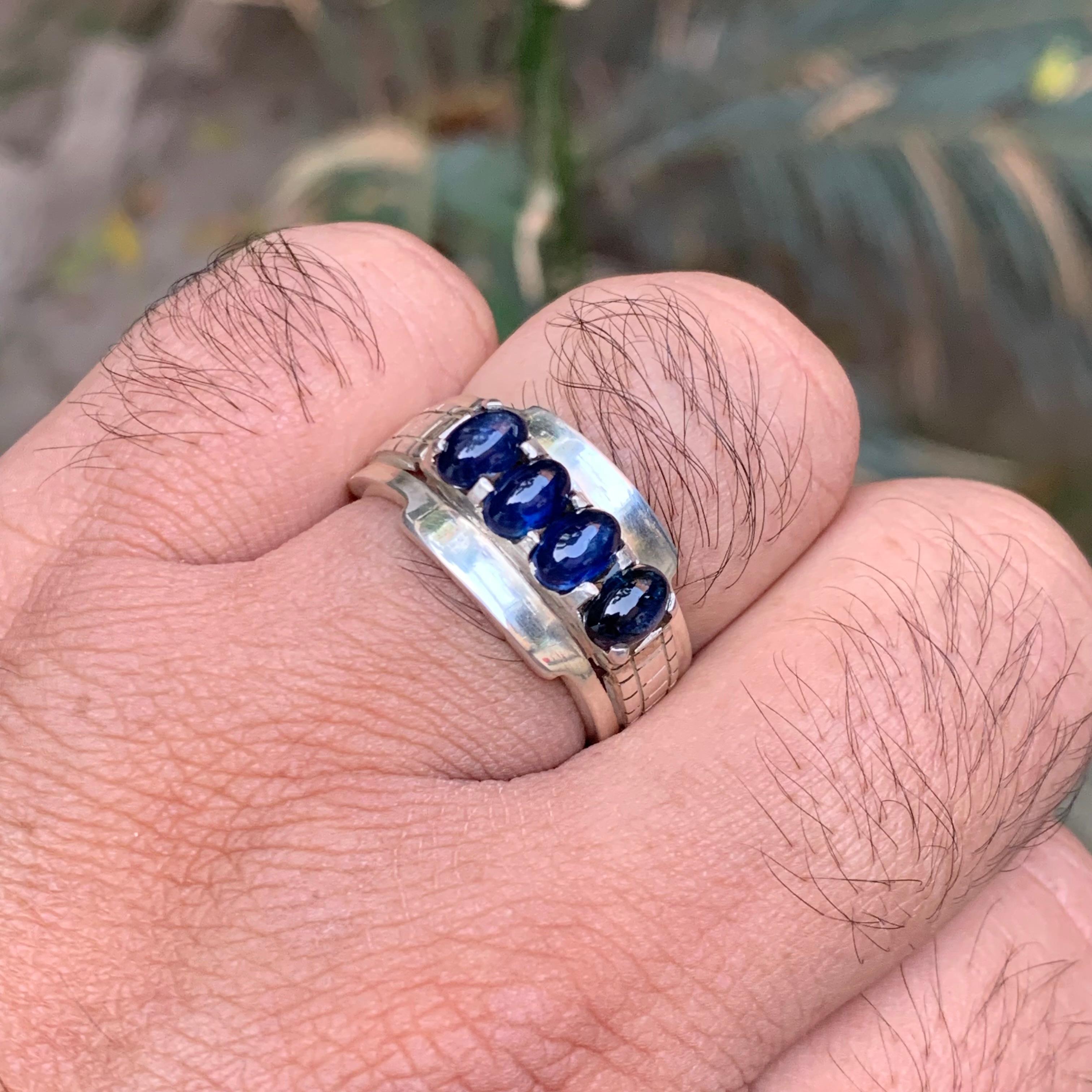 Moderno Anello a fascia da uomo con zaffiro multiplo in argento 925 (incastonatura a canale) 10,5 in vendita