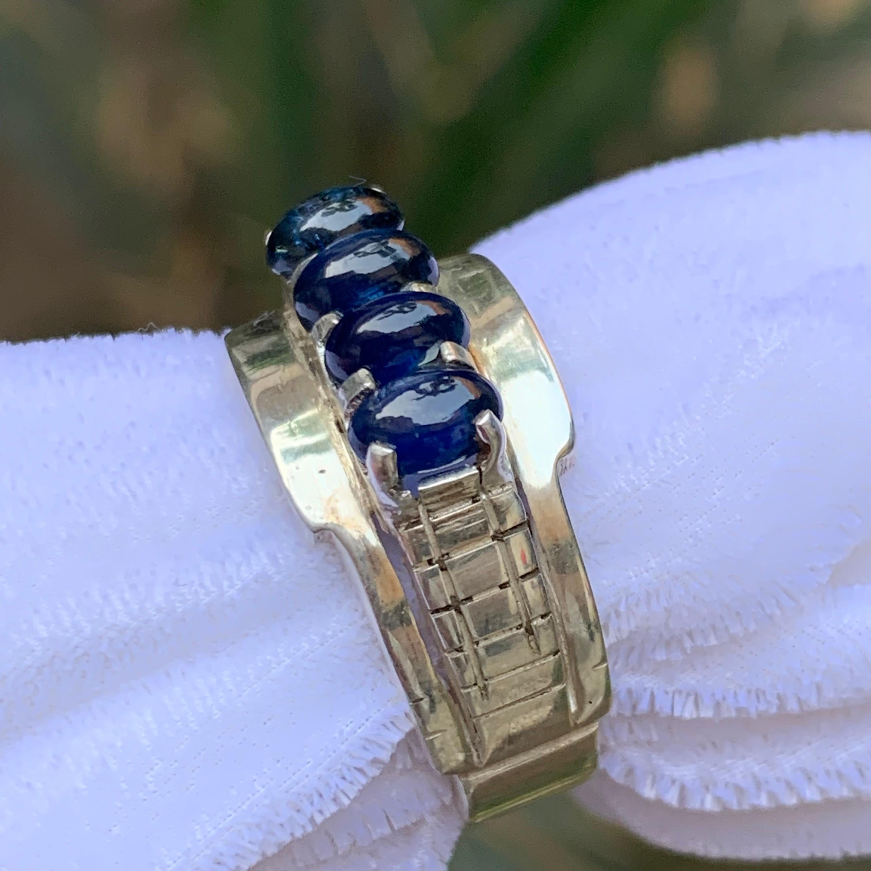 Uomo Anello a fascia da uomo con zaffiro multiplo in argento 925 (incastonatura a canale) 10,5 in vendita