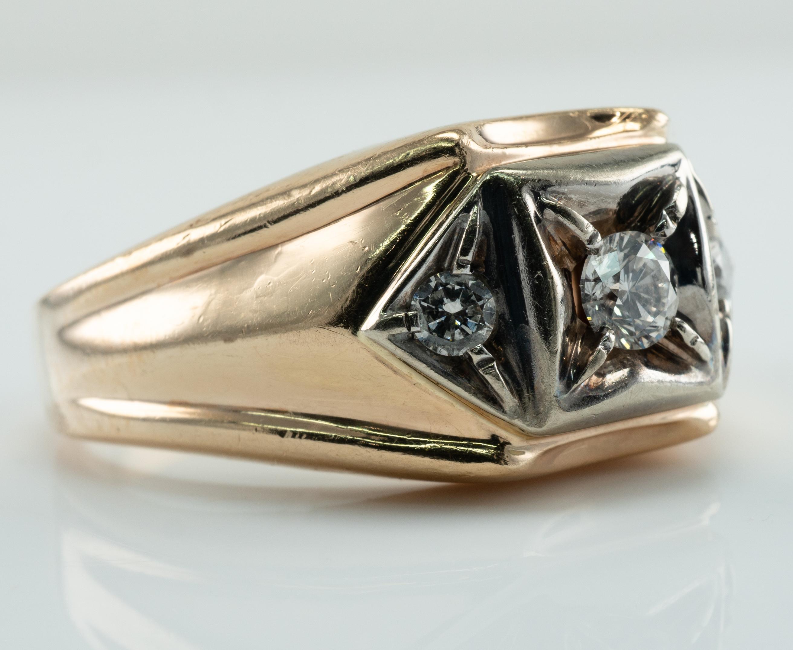 Herren Natürlicher Diamantring 14K Gold Vintage .45 Tdw mit drei Steinen (Rundschliff) im Angebot