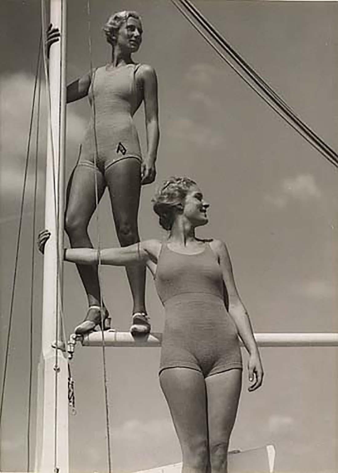 Men’s Navy Porolastic Olympia Wool Brief Zip Swim Trunk, Germany – M-L, 1930s For Sale 6