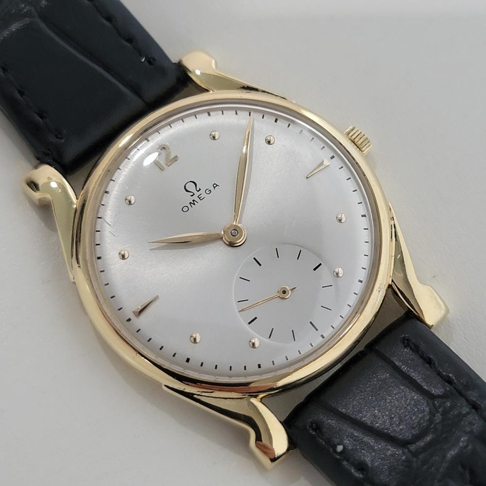 Omega cal 28 Montre habillée à remontage manuel, en or 18 carats, vintage suisse, années 1940, RA407 Excellent état à Beverly Hills, CA