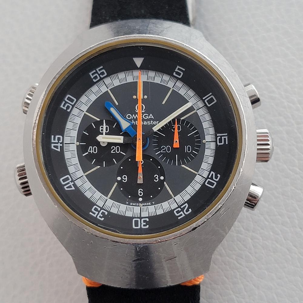 A bold vintage classic, Men's Omega Flightmaster Chronograph manual wind, c.1970s. Verified authentic by a master watchmaker. Gorgeous, unrestored Omega signed black dial, applied indice hour markers with outer Arabic minute tracker, white minute