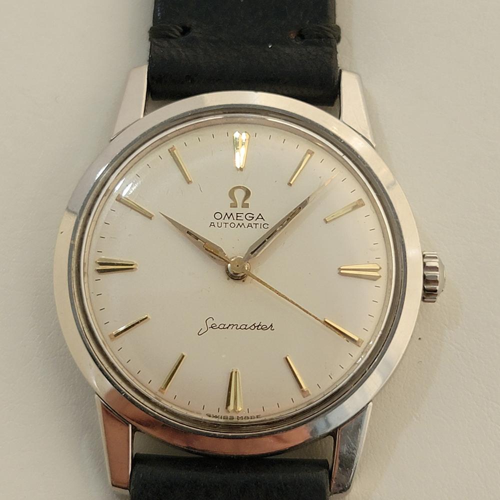 Vintage classic, Men's Omega Seamaster automatic, c.1960s, in excellent working condition. Verified authentic by a master watchmaker. Gorgeous Omega signed dial, applied baton index hour markers, gilt minute and hour hands, sweeping central second