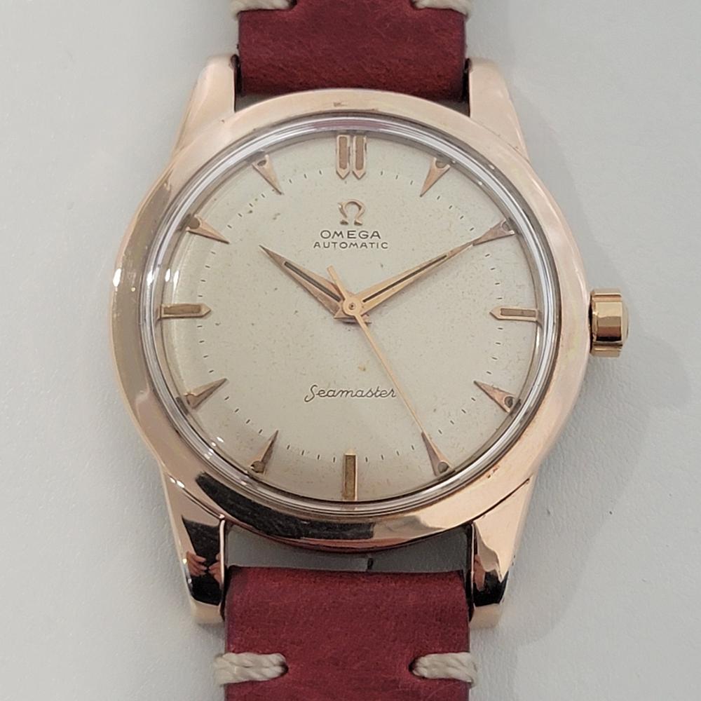 Vintage classic, Men's Omega Seamaster jumbo red gold capped bumper automatic, c.1952, in excellent working condition. Verified authentic by a master watchmaker. Gorgeous Omega signed dial, applied index hour markers, gilt minute and hour hands,