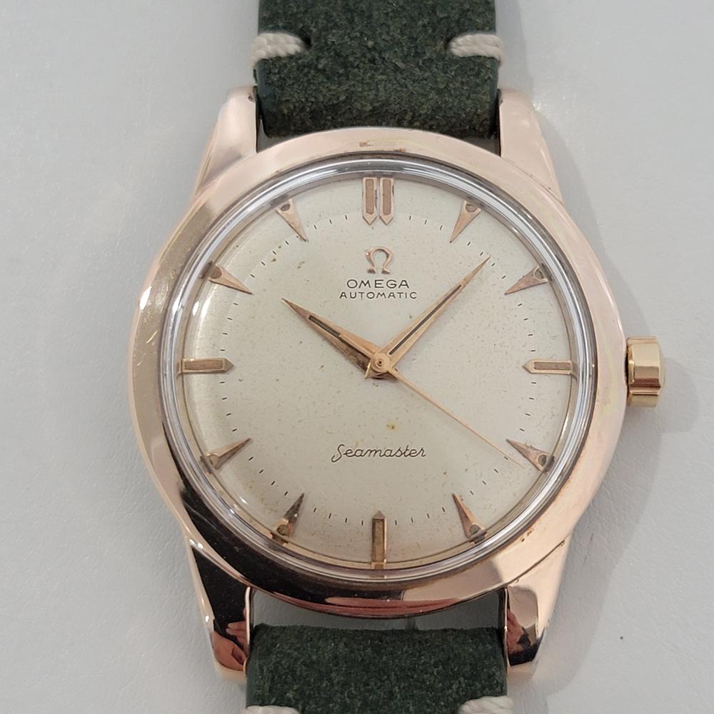 Timeless elegance, Men's Omega Seamaster jumbo red gold capped bumper automatic, c.1952, in excellent working condition. Verified authentic by a master watchmaker. Gorgeous Omega signed dial, applied index hour markers, gilt minute and hour hands,