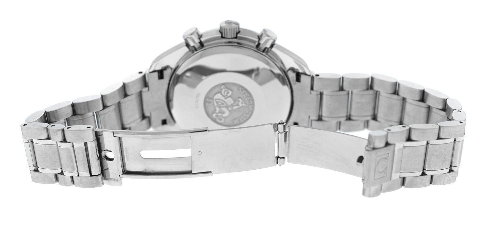 Men’s Omega Speedmaster 3520.50 Mark 40 Cosmos Calendar Chronograph Watch In Excellent Condition For Sale In New York, NY
