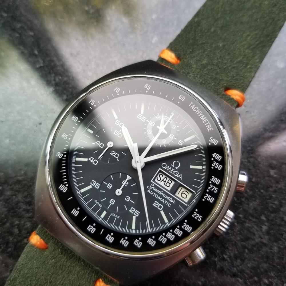 Iconic classic, Men's Omega Speedmaster Mark 4.5 automatic 42mm, c.1982, all original. Verified authentic by a master watchmaker. Gorgeous Omega signed black chronograph dial, applied indice hour markers, white minute and hour hands, central
