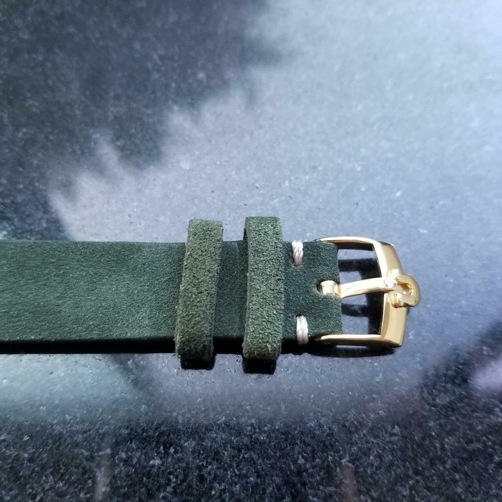 Men's Omega Vintage 18 Karat Solid Gold Bumper Automatic 17J, Swiss LV524GRN In Excellent Condition In Beverly Hills, CA