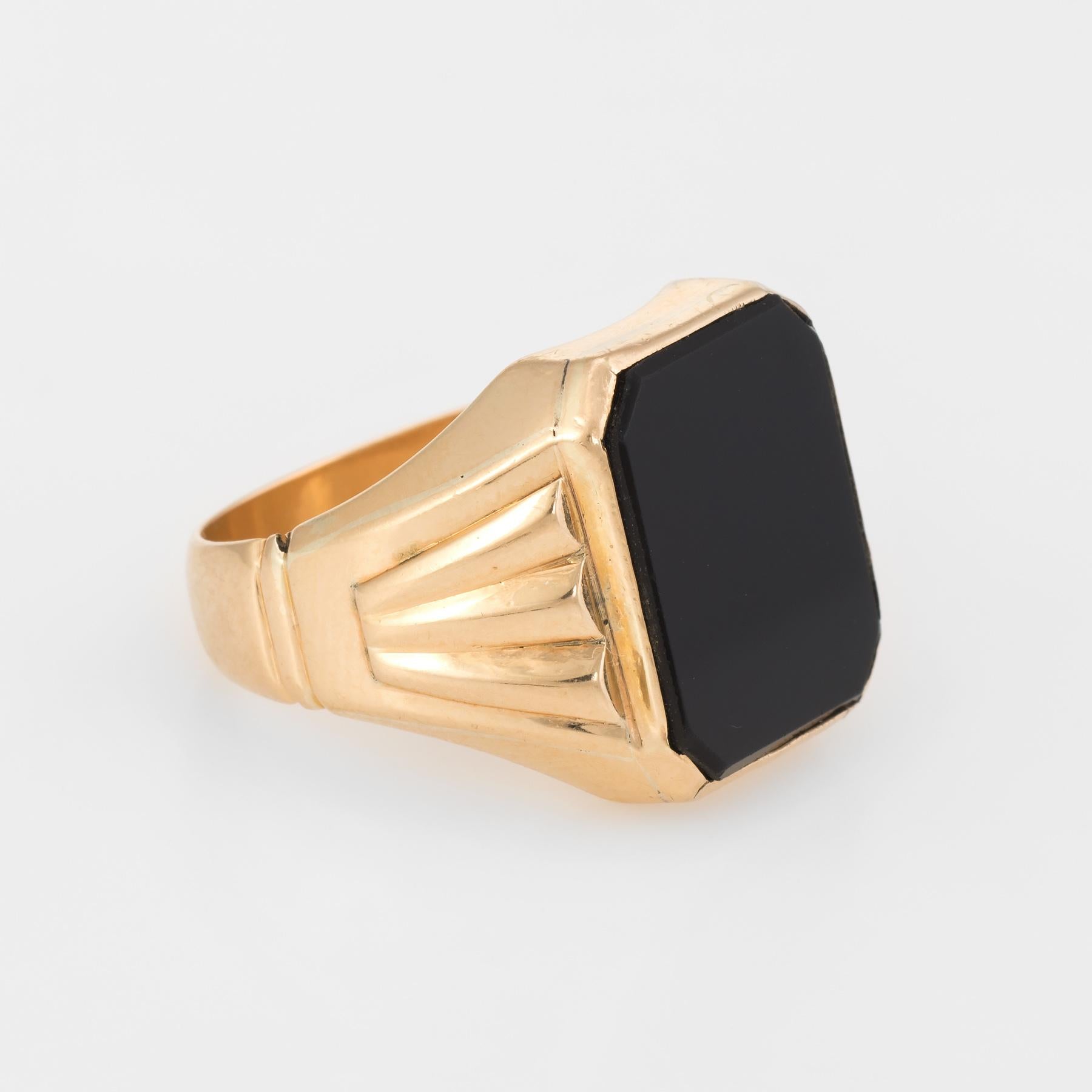 Men’s Onyx Cocktail Ring Vintage 18 Karat Yellow Gold Estate Fine Jewelry In Good Condition In Torrance, CA