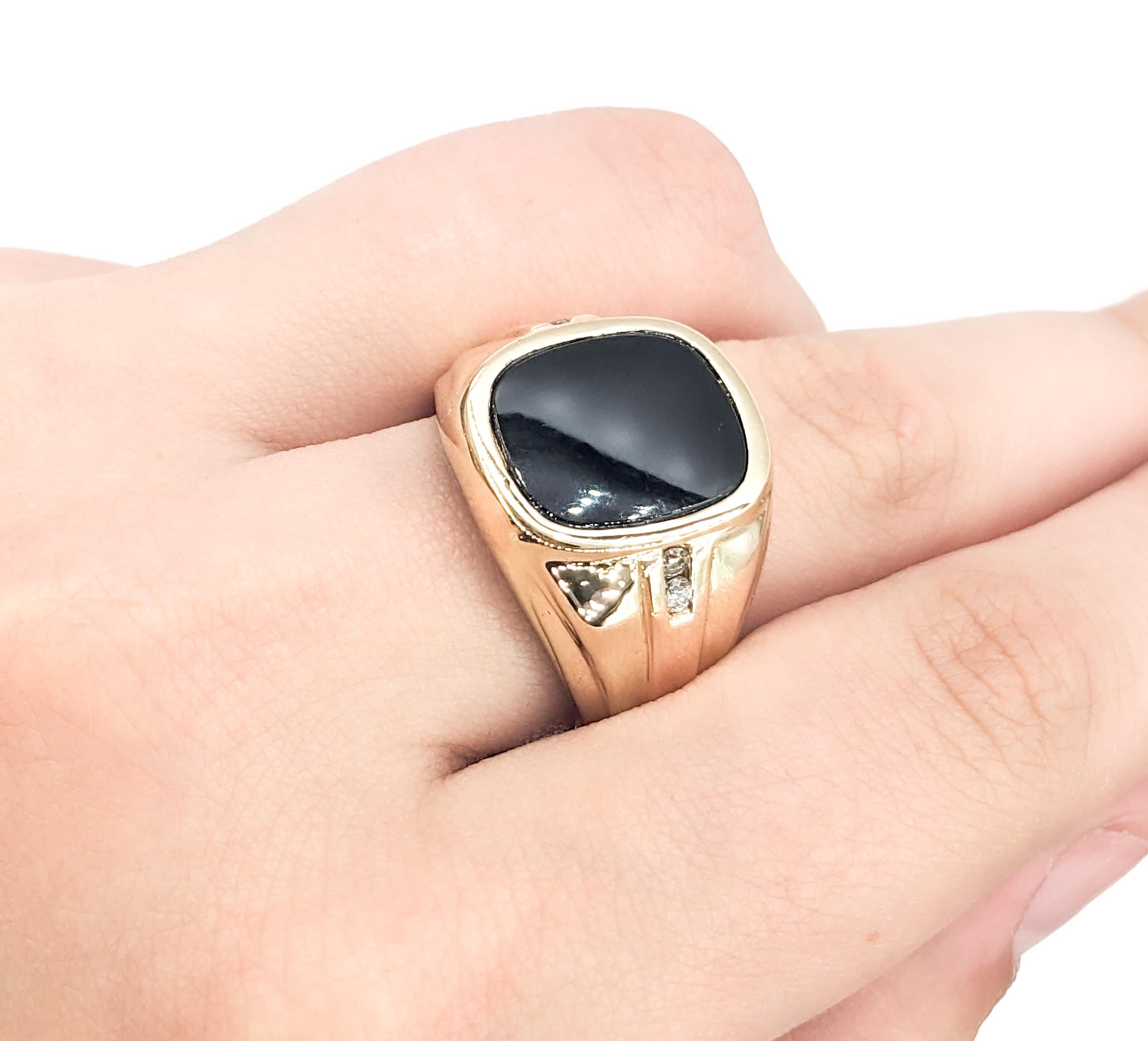 Round Cut Mens Onyx Ring With Diamonds In Yellow Gold