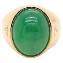 Ovaler Herrenring aus grüner Jade und Diamanten, 18 Karat Gelbgold