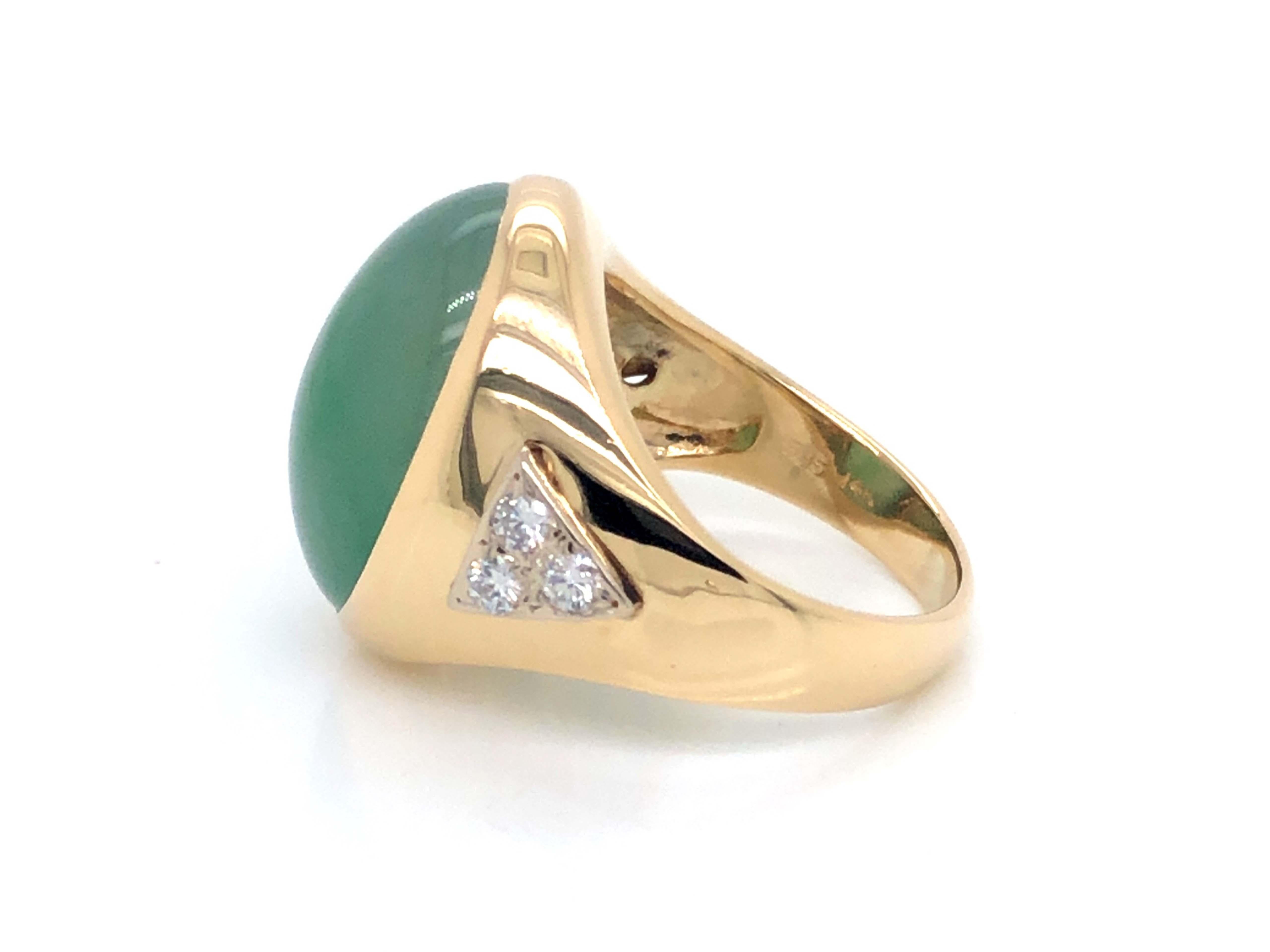 Modern Men's Oval Green Water Jade and 6 Diamond Ring, 14K Yellow Gold For Sale
