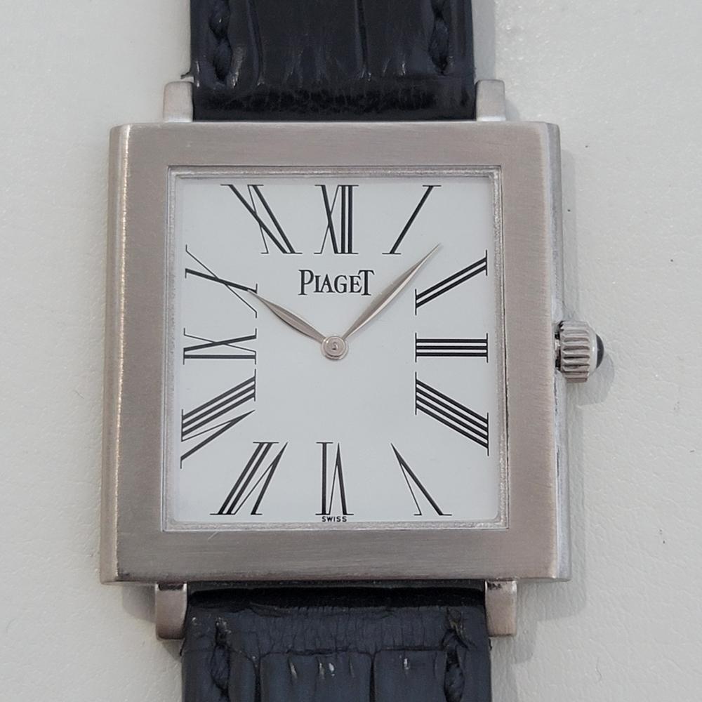 Timeless luxury, Men's 18k solid white gold Piaget Altiplano Mecanique ref 9930 manual wind dress watch, c.1990s, all original, in excellent working condition. Verified authentic by a master watchmaker. Gorgeous Piaget signed dial, Roman numeral