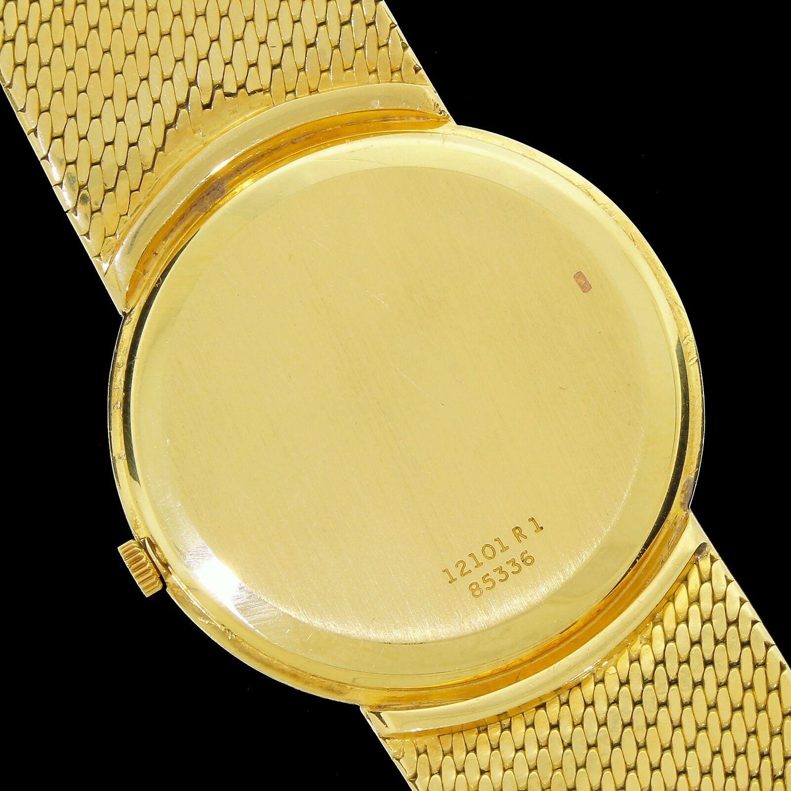 Modern Men's Piaget Dress Watch 18 Karat Yellow Gold 30J Thin Automatic Wristwatch