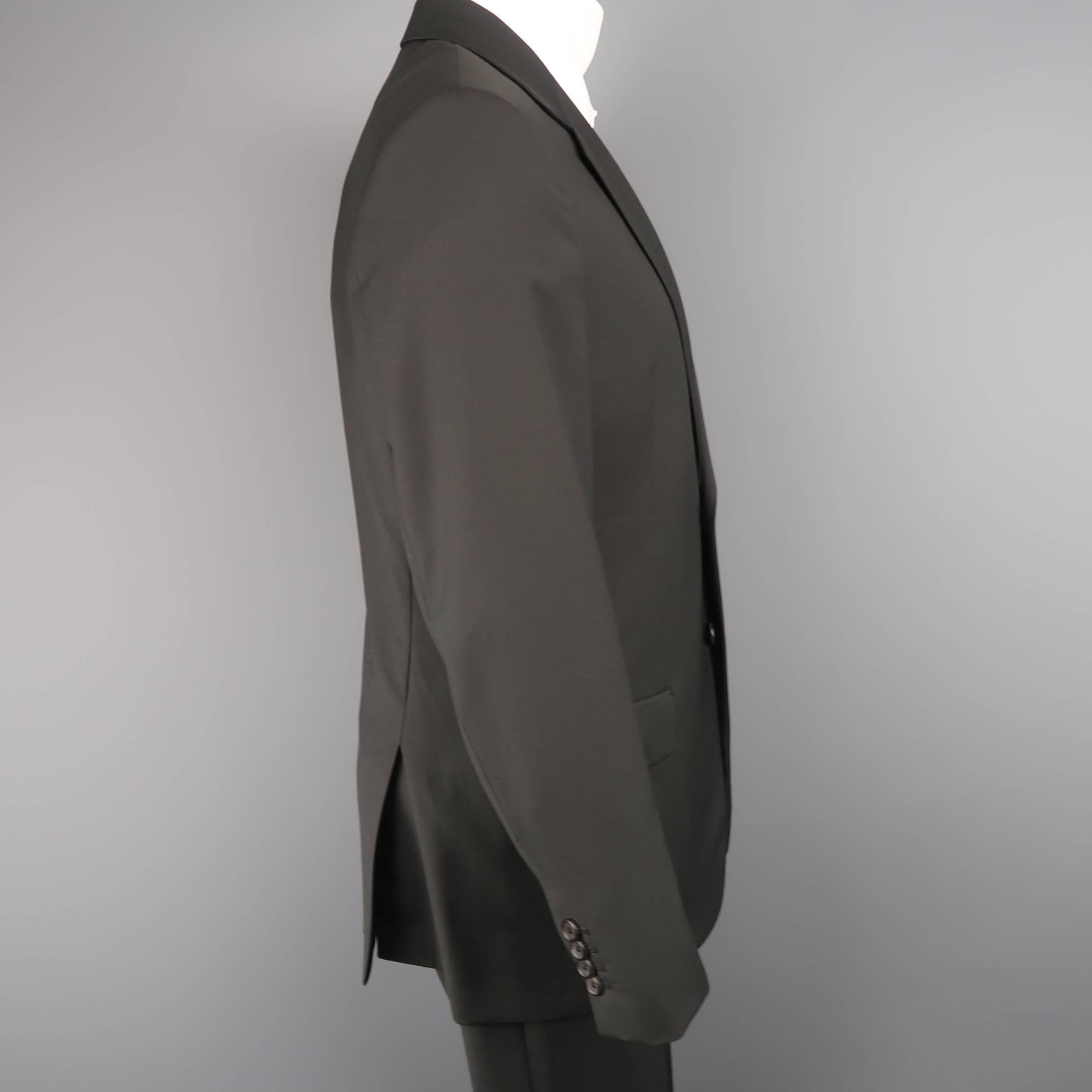 Men's PRADA 40 Regular Charcoal Solid Wool / Mohair 32 30 2 Piece Suit In Excellent Condition In San Francisco, CA