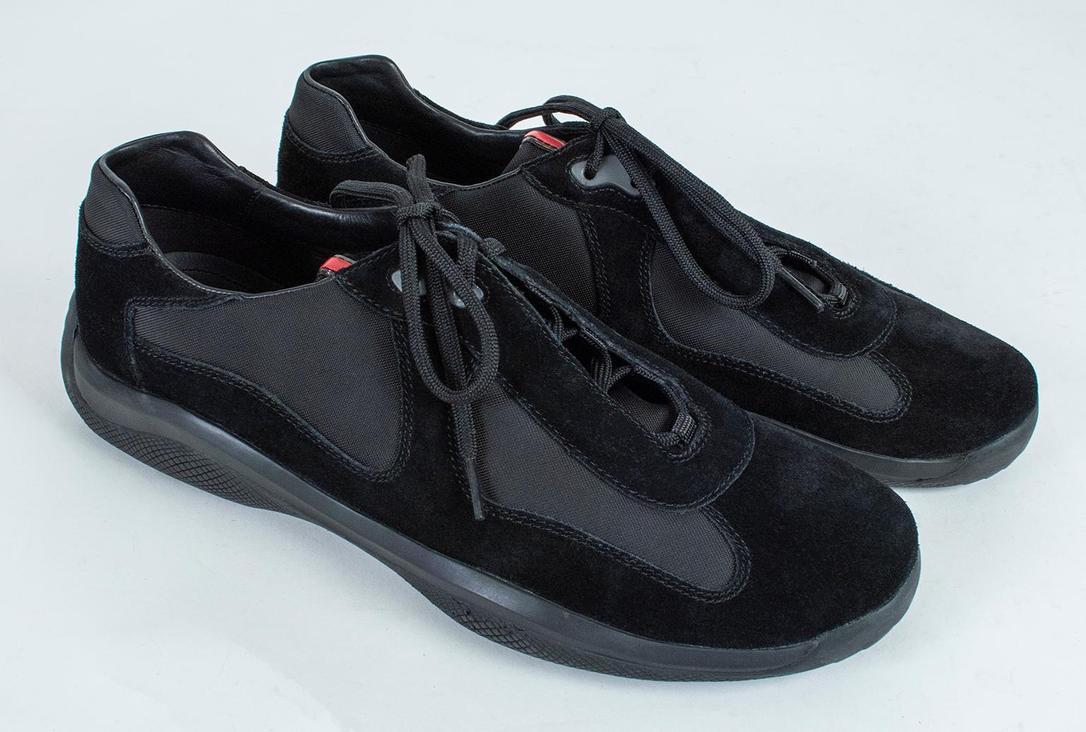 Le nec plus ultra du luxe décontracté:: ces baskets basses offrent confort:: praticité et beaucoup de style. Robustes mais légères:: elles sont le complément parfait des tenues d'entraînement et de loisirs:: ainsi que de vos jeans préférés.