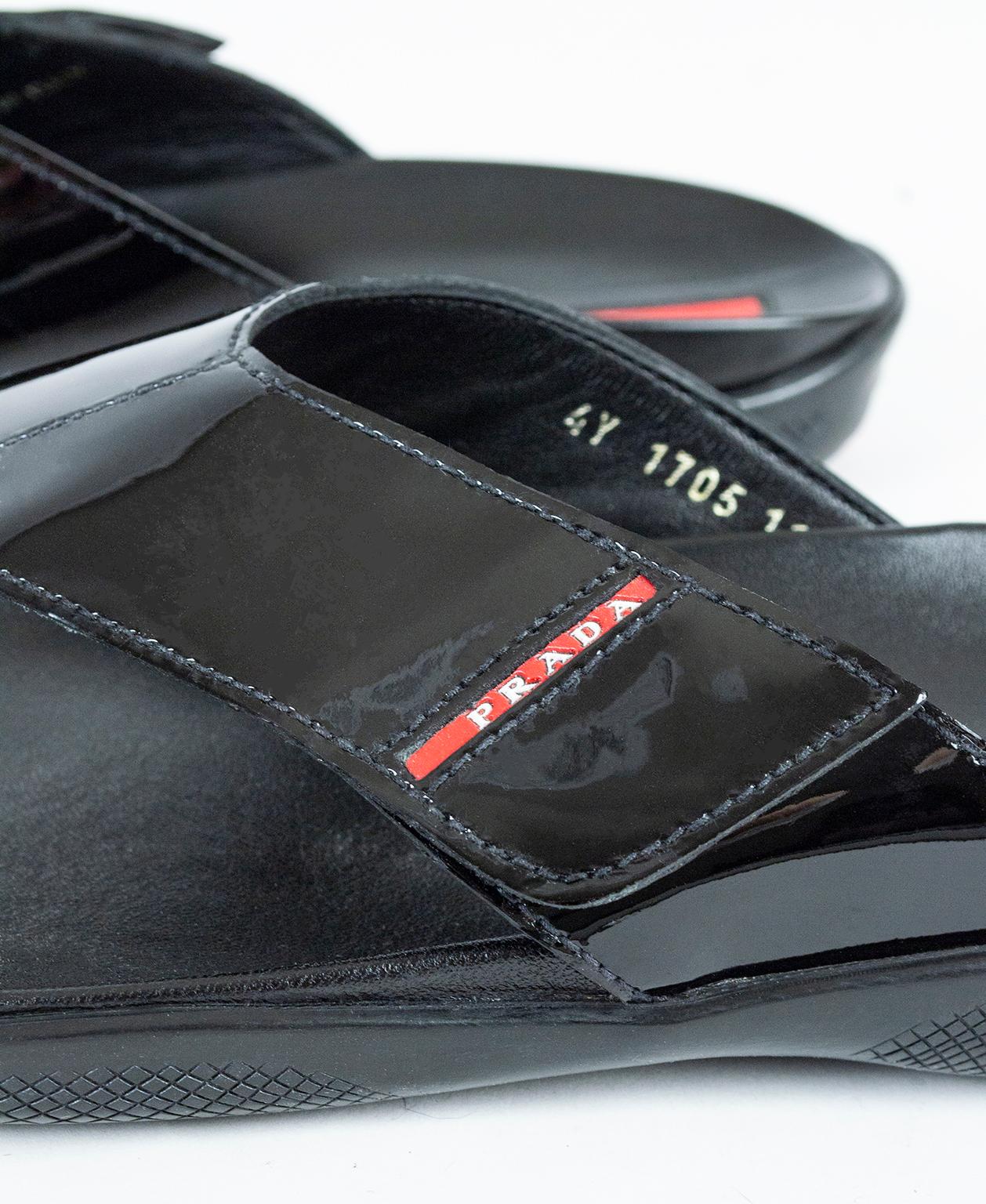 Men’s Prada Black Patent Leather Flip Flop Thong Sandals - 21st Century, US 11 In Excellent Condition In Tucson, AZ