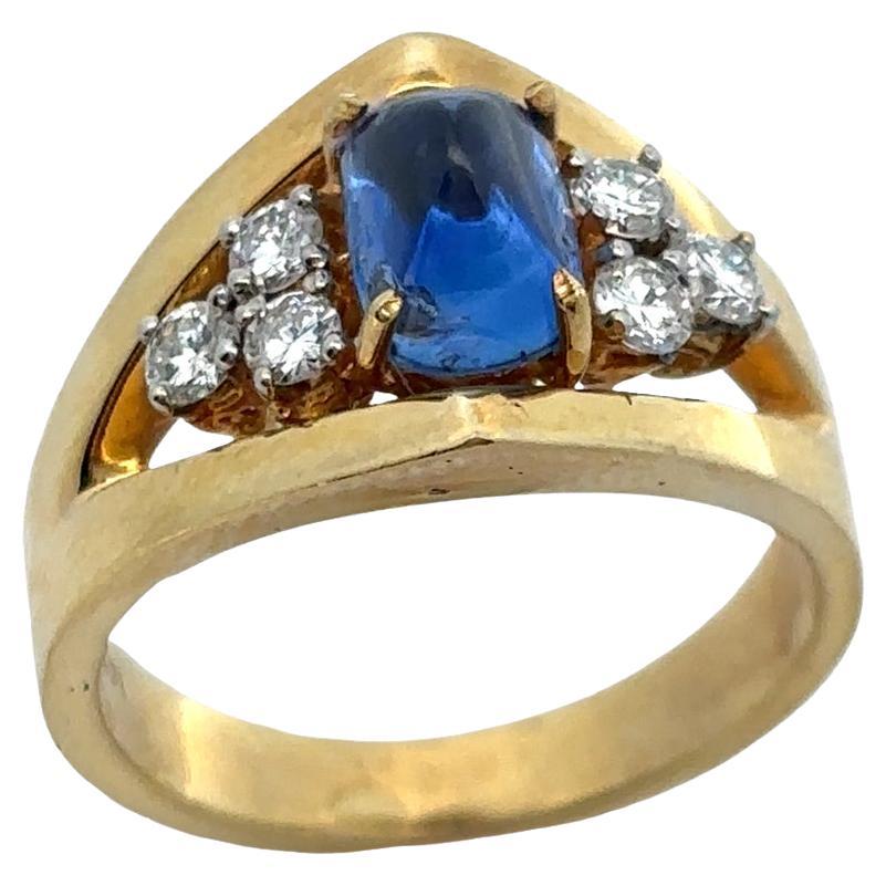 Anello da uomo con zaffiro cabochon piramidale