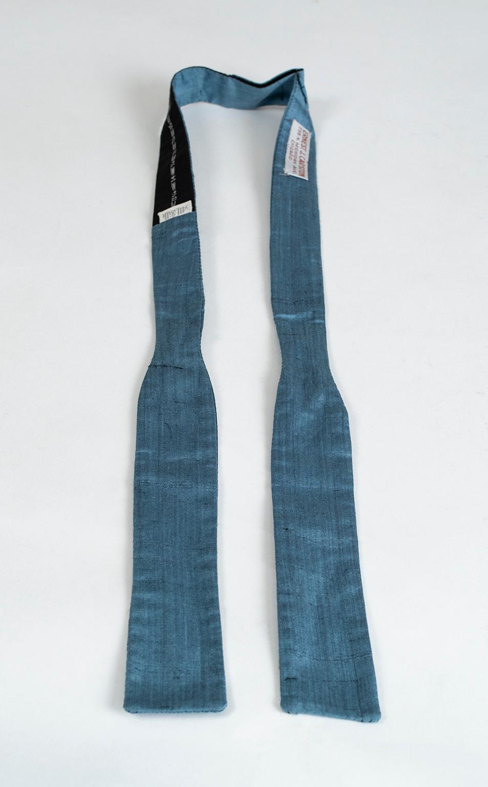 Men’s Raw Cornflower Blue Silk Slim Bow Tie – Chicago, 1970s In Excellent Condition In Tucson, AZ