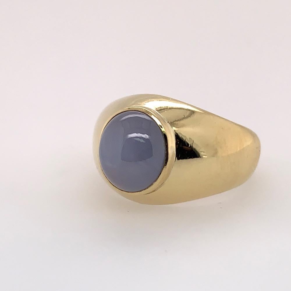 Homme Retro 10 Carat Gold Ring Natural Cabochon Bluish Star Sapphire Gem Stone en vente 2